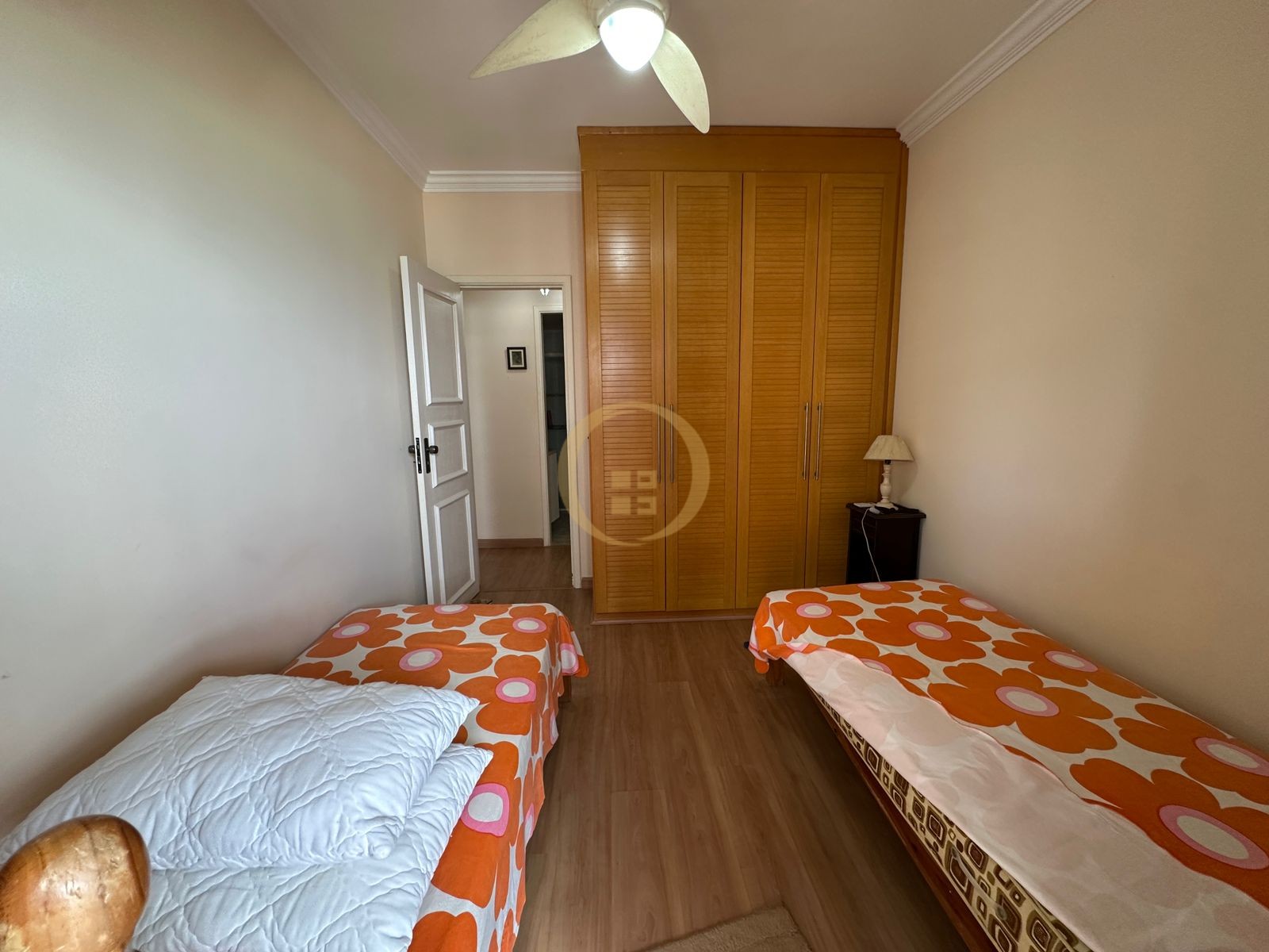 Apartamento na Praia da Enseada, Guarujá - SP