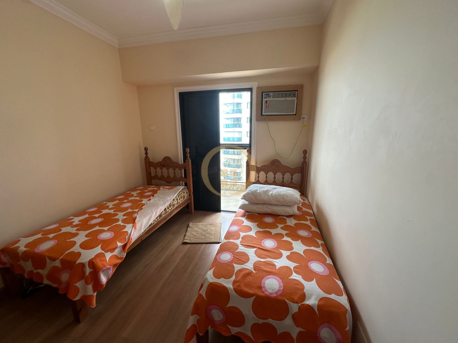 Apartamento na Praia da Enseada, Guarujá - SP