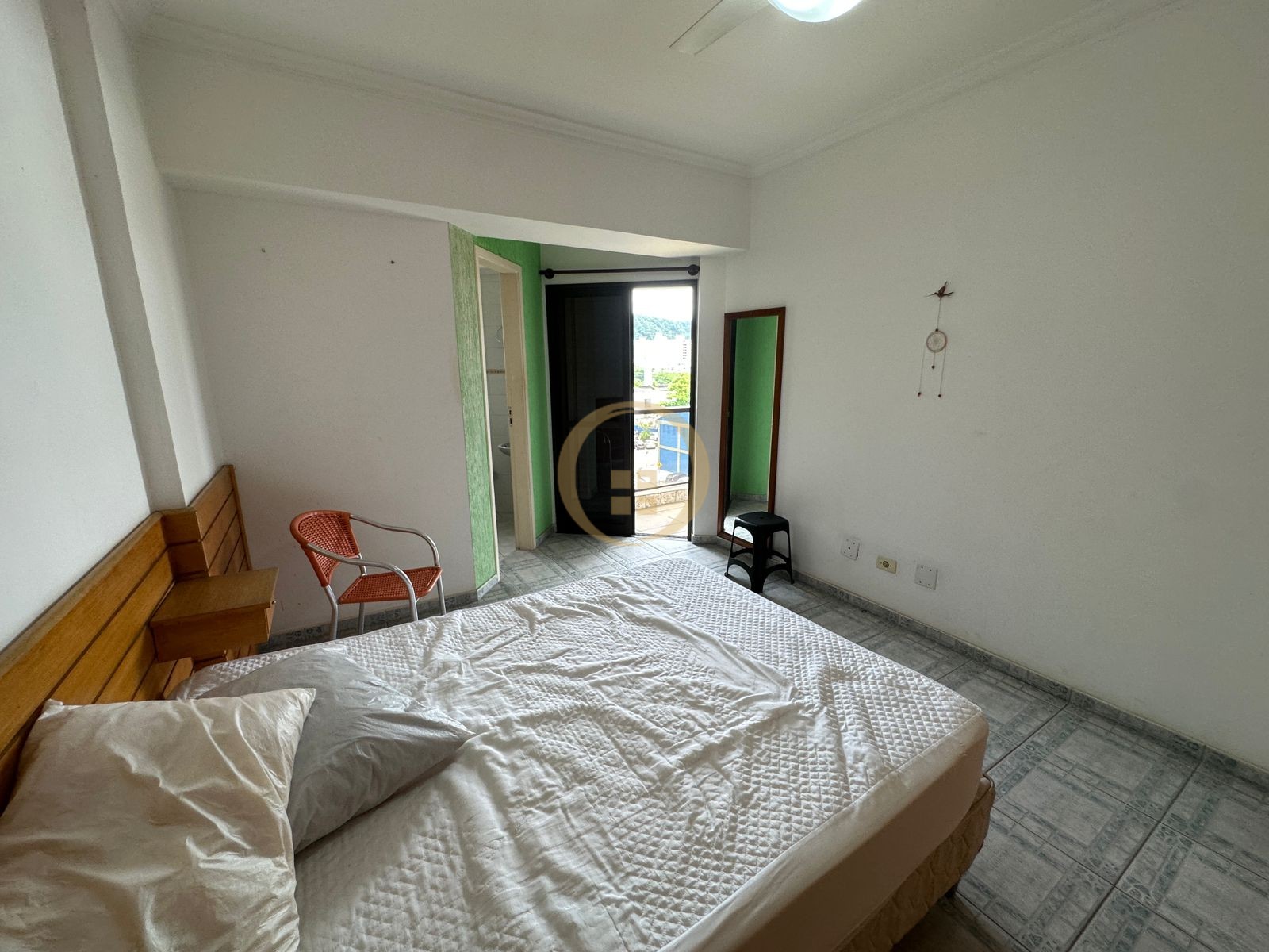 Apartamento na Praia da Enseada, Guarujá - SP