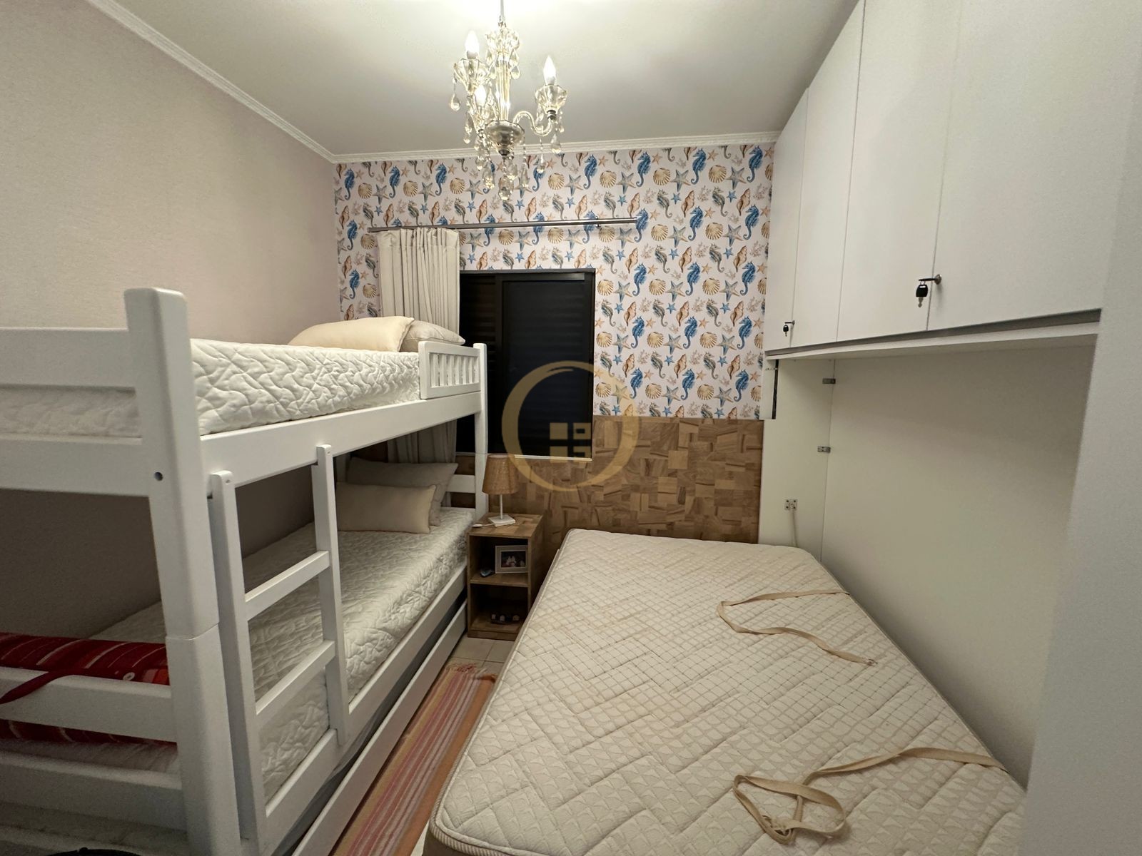Apartamento na Praia da Enseada, Guarujá - SP
