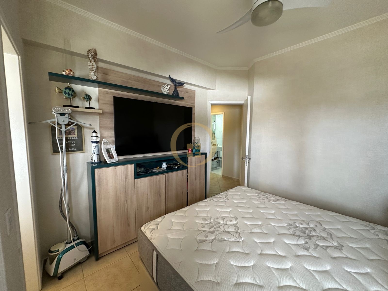 Apartamento na Praia da Enseada, Guarujá - SP