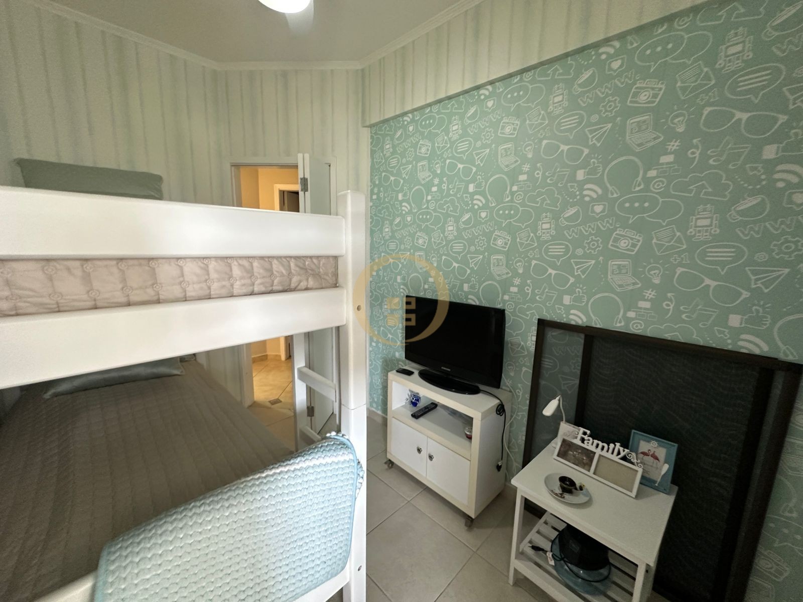 Apartamento na Praia da Enseada, Guarujá - SP
