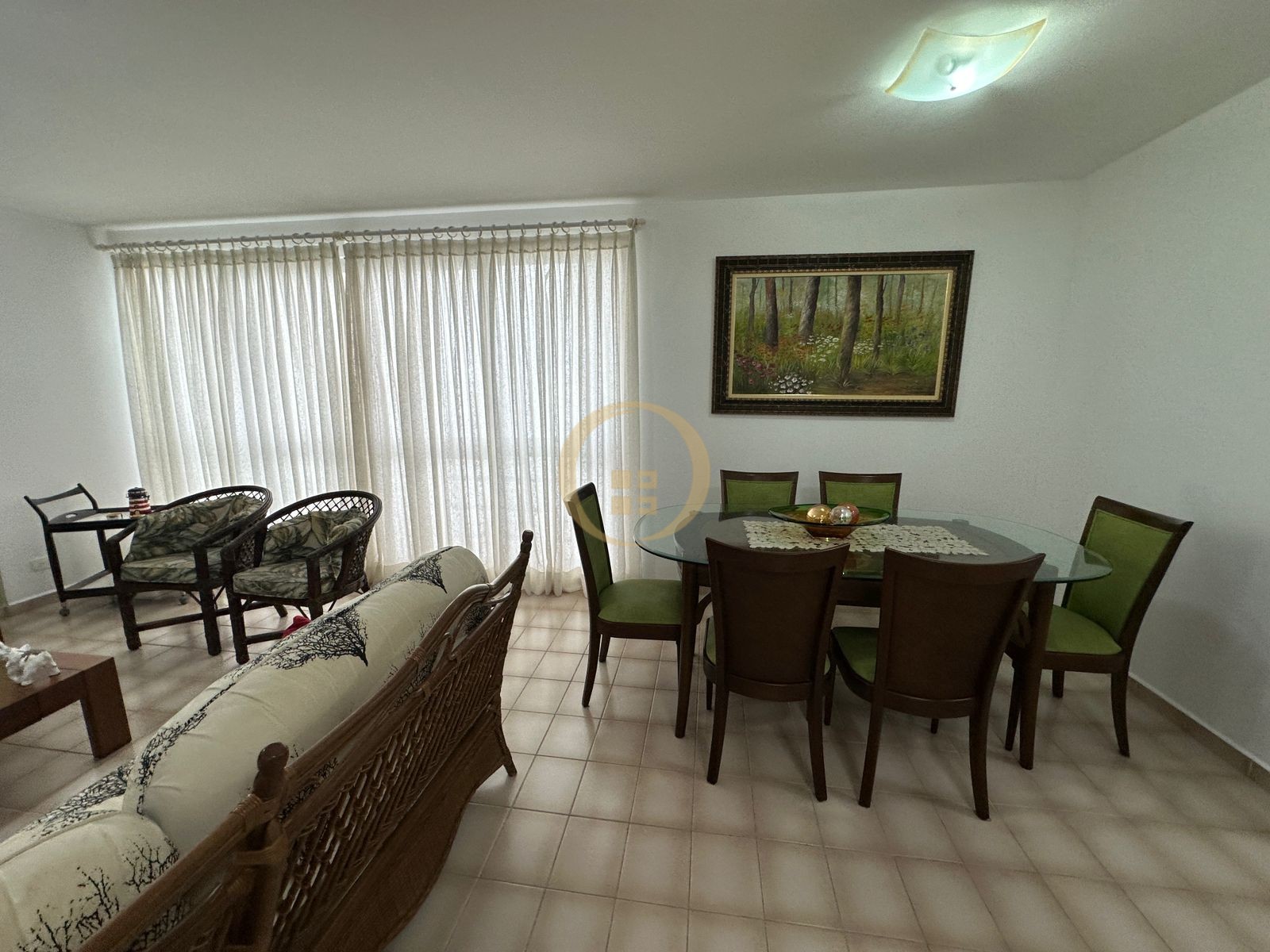 Apartamento Frente ao Mar, Praia Pitangueiras, Guarujá - SP