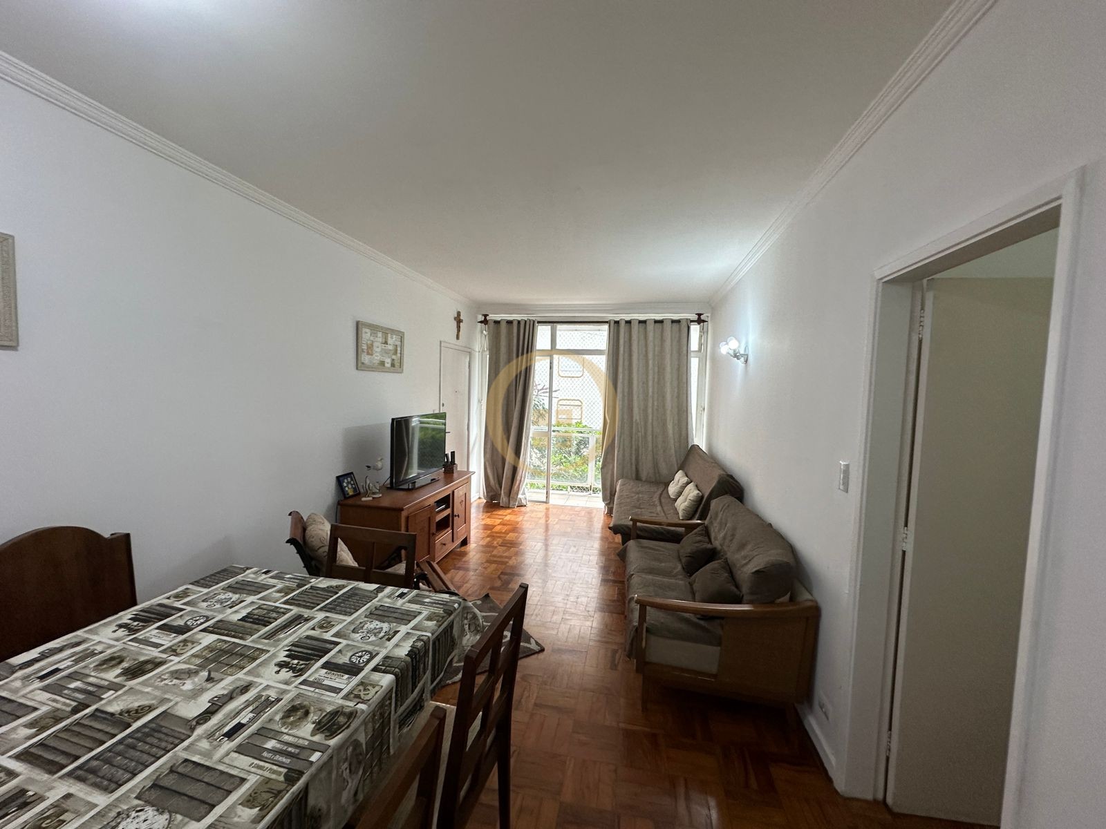 Apartamento na Praia das Pitangueiras, Guarujá - SP