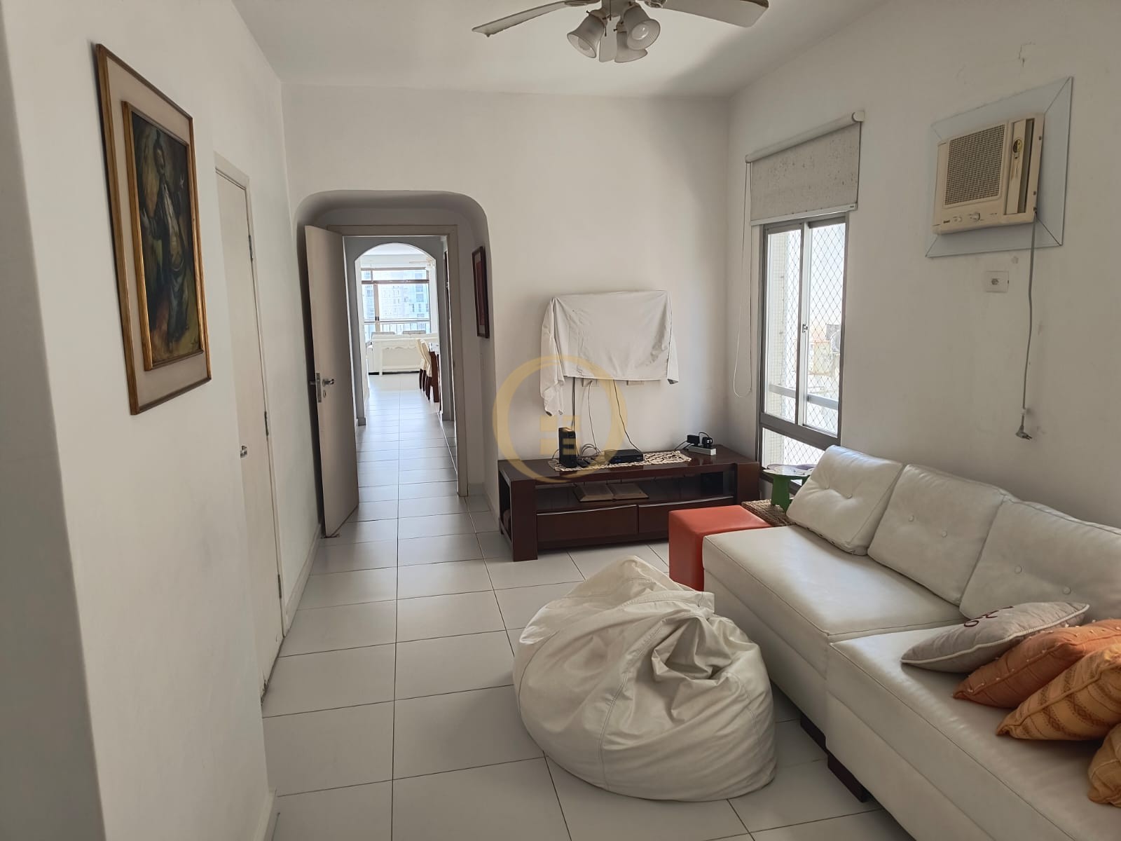 Apartamento na Praia das Pitangueiras, Guarujá - SP