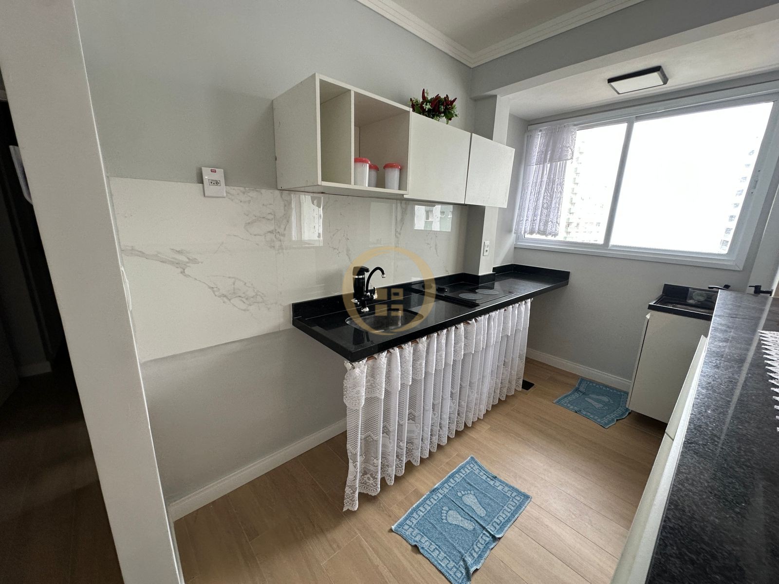 Apartamento na Praia das Pitangueiras, Guarujá - SP