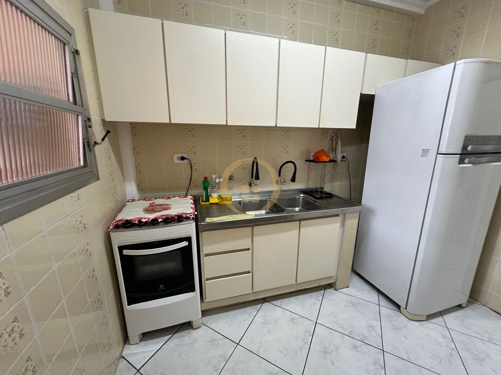 Apartamento na Praia das Pitangueiras, Guarujá - SP