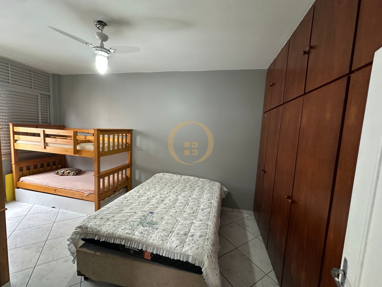 Apartamento na Praia das Pitangueiras, Guarujá - SP