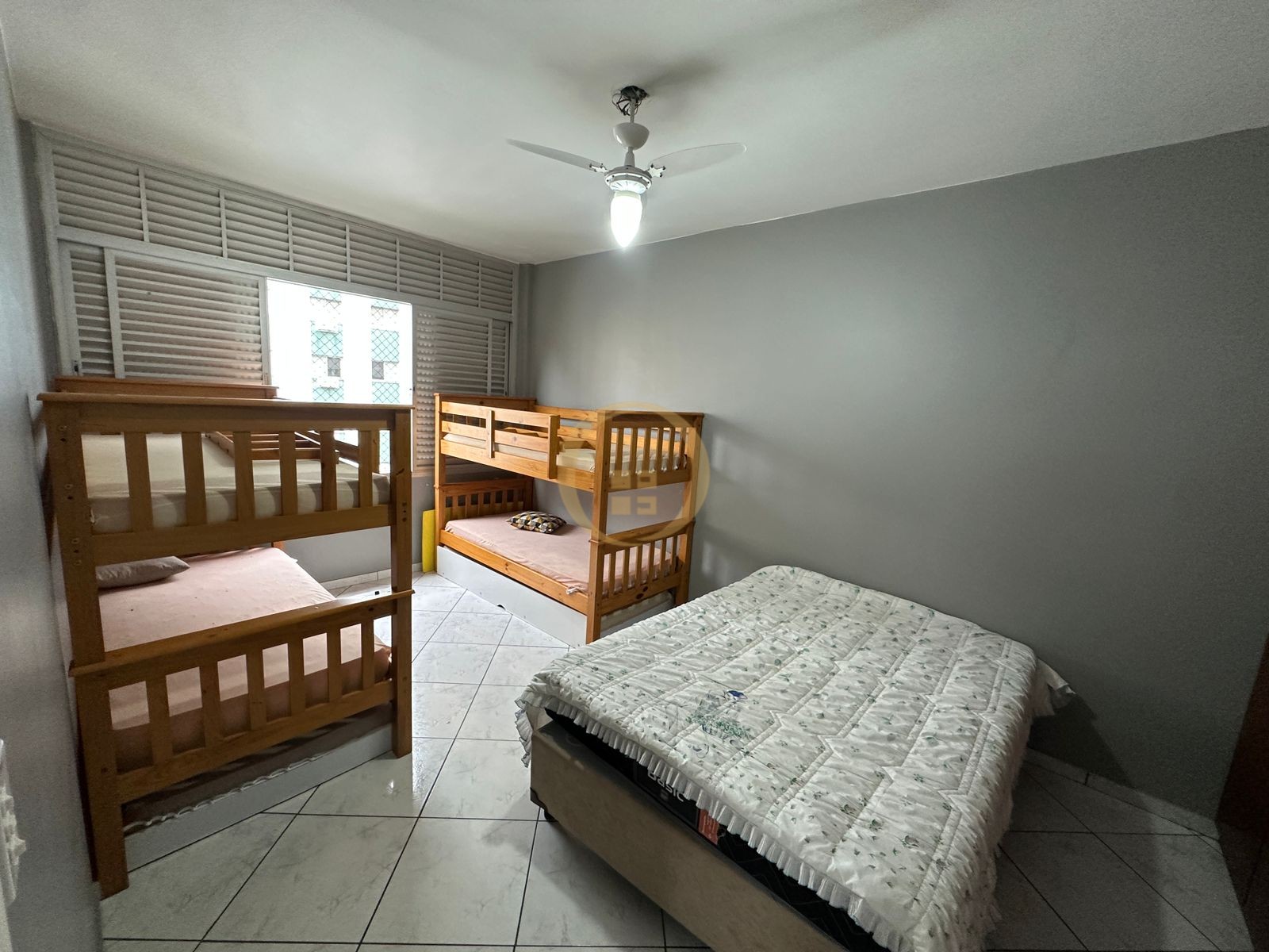 Apartamento na Praia das Pitangueiras, Guarujá - SP