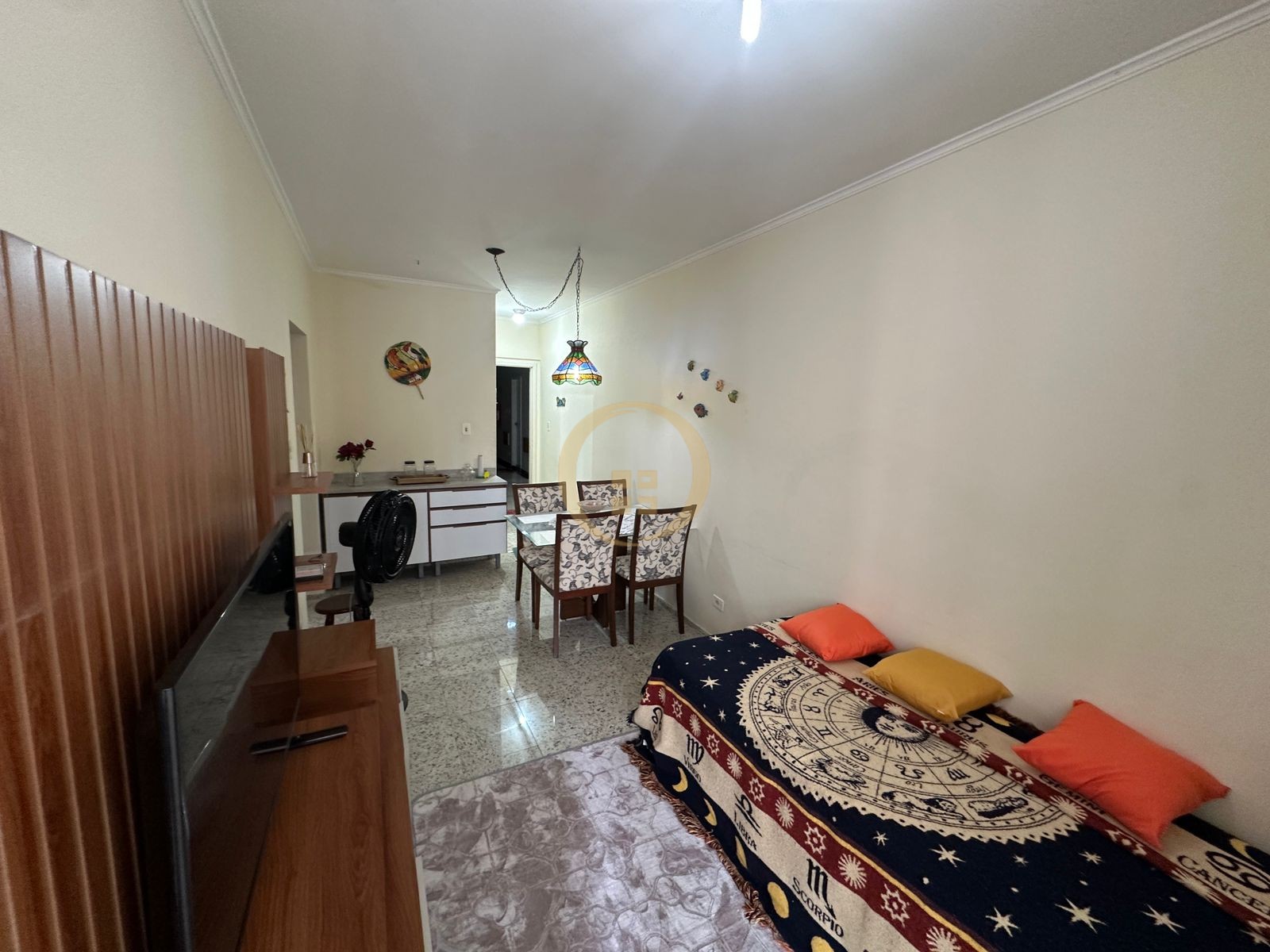 Apartamento na Praia das Pitangueiras, Guarujá - SP