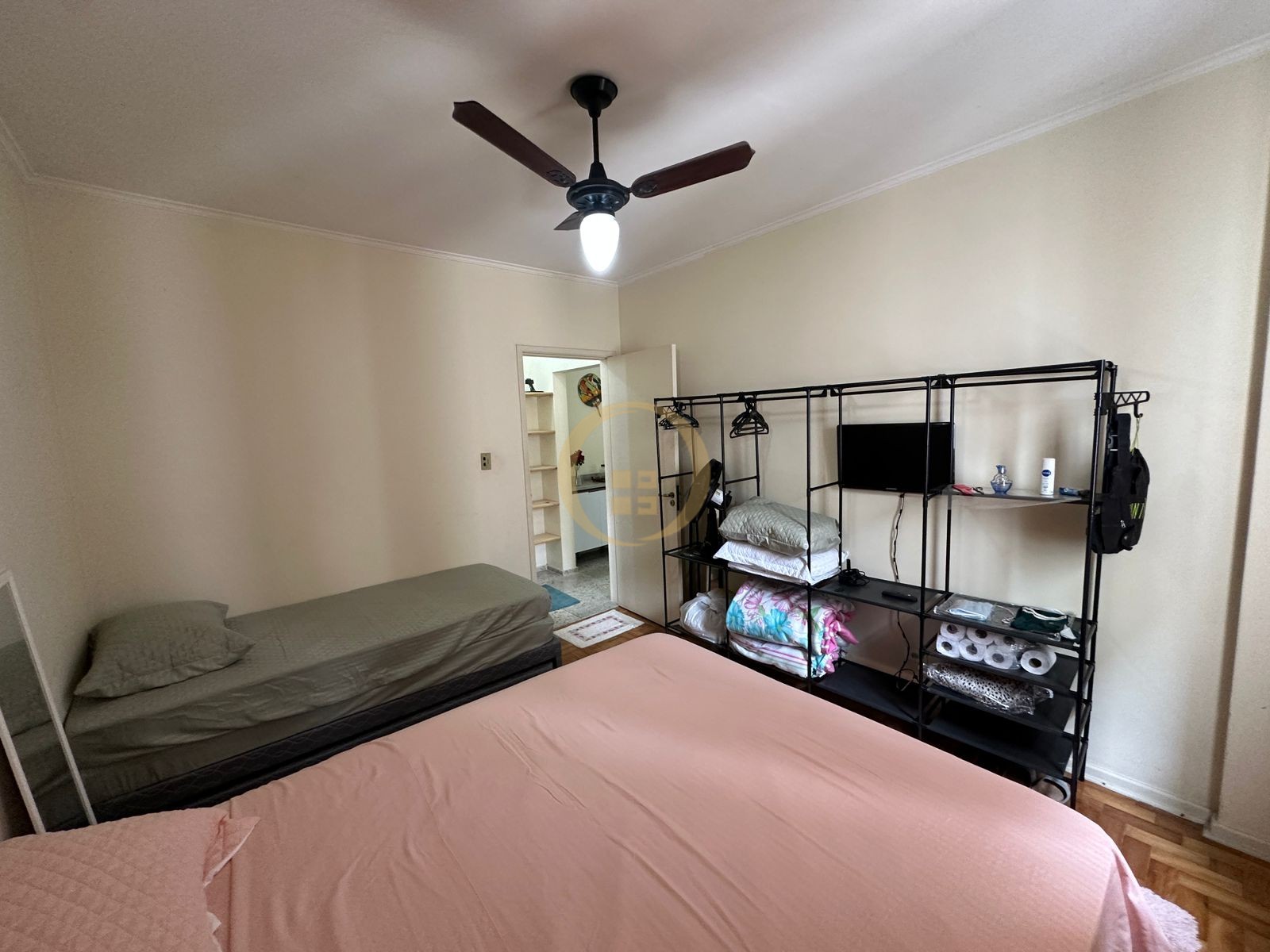 Apartamento na Praia das Pitangueiras, Guarujá - SP