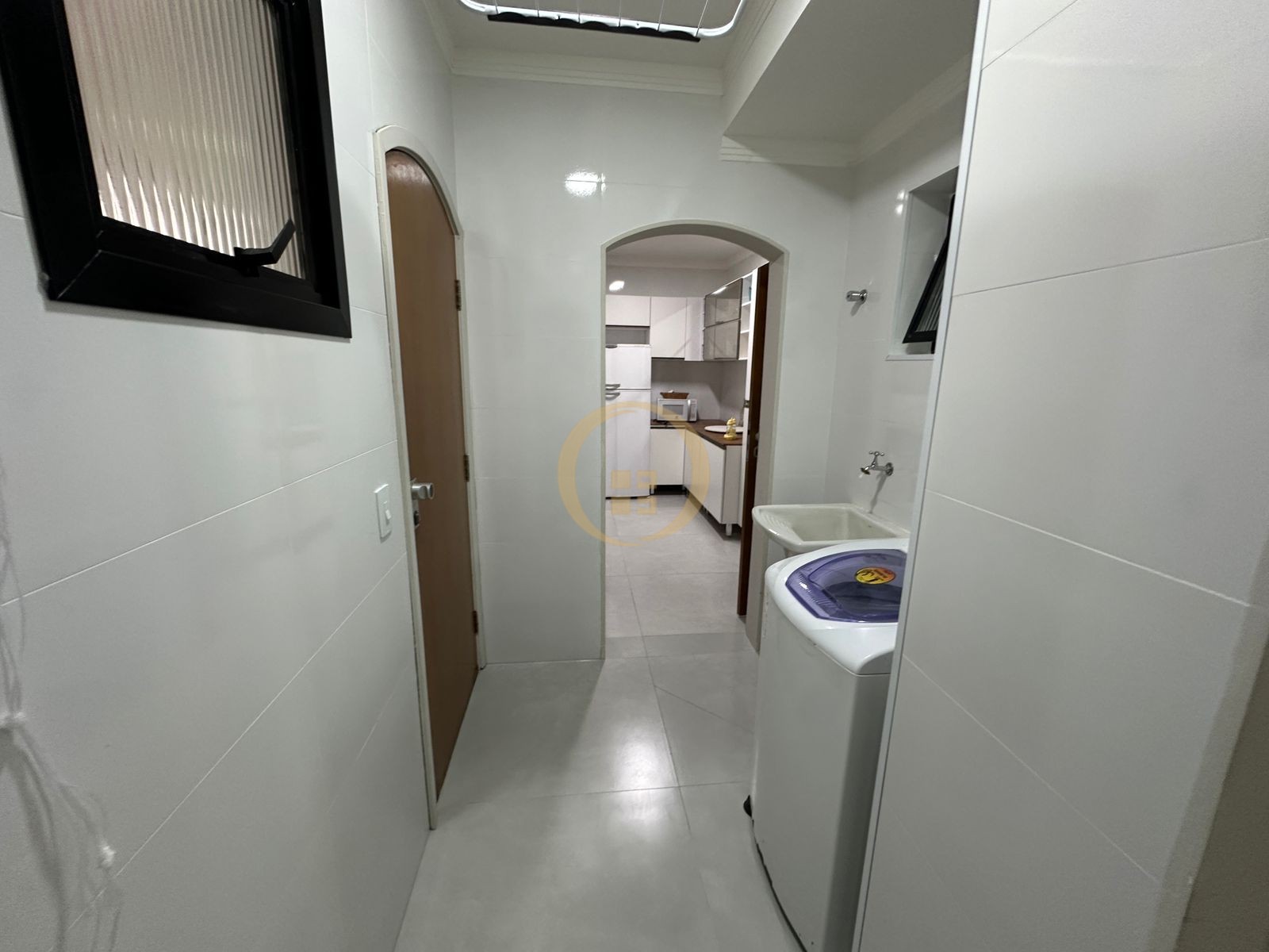 Apartamento na Praia das Pitangueiras, Guarujá - SP