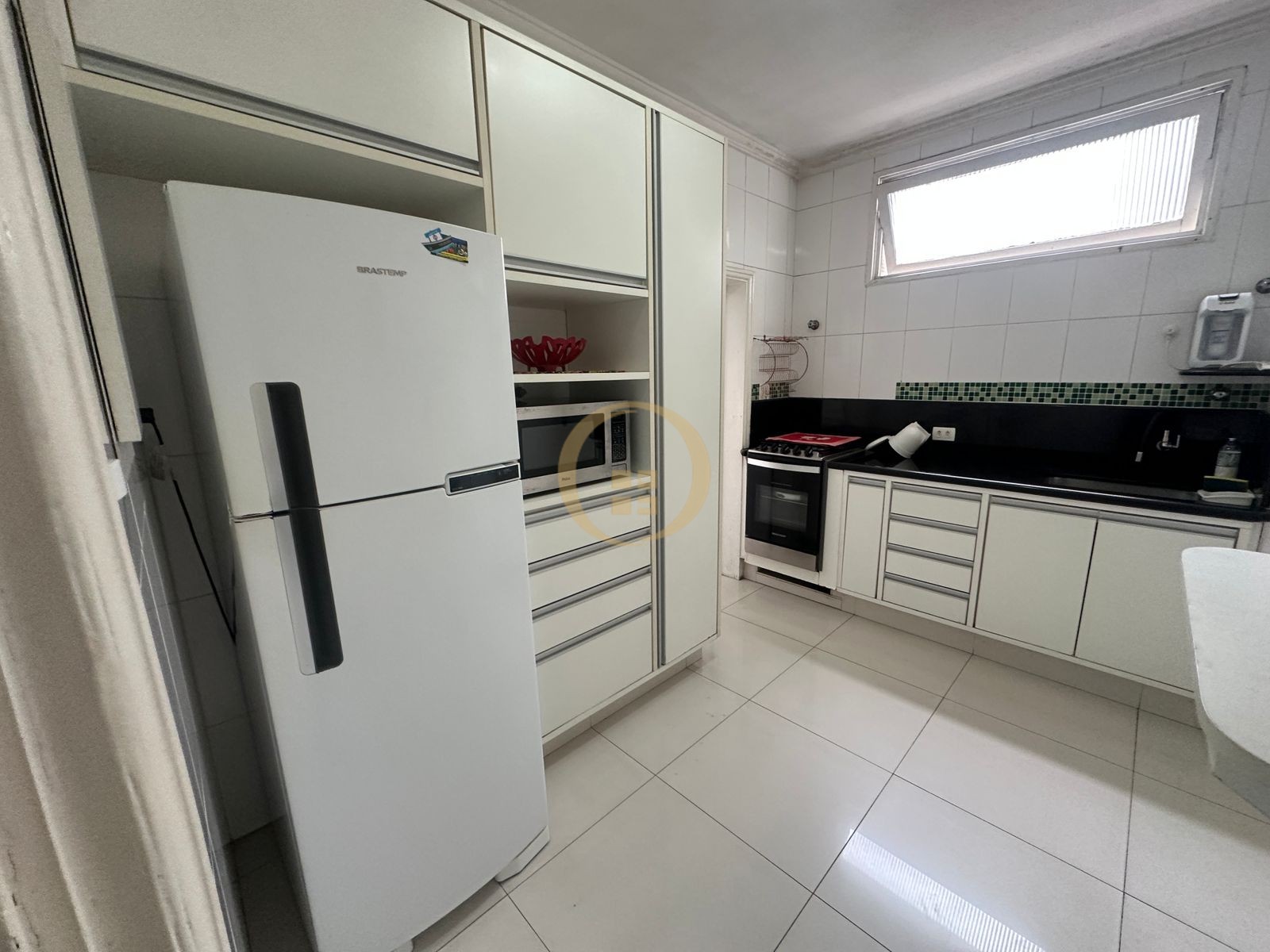 Apartamento na Praia das Pitangueiras, Guarujá - SP