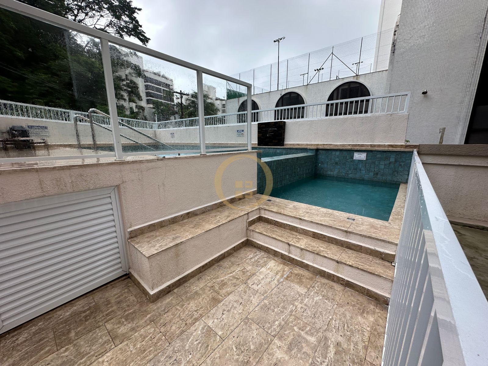 Apartamento na Praia da Enseada, Guarujá - SP