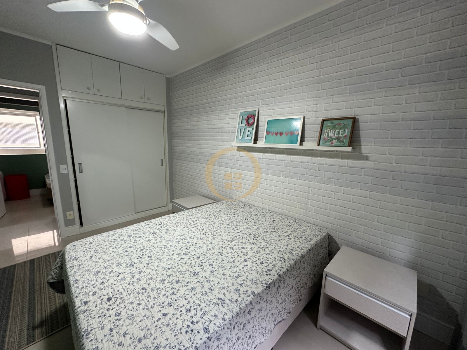 Apartamento na Praia da Enseada, Guarujá - SP