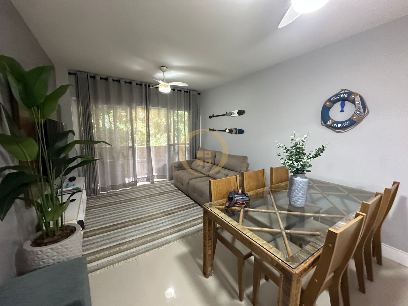 Apartamento na Praia da Enseada, Guarujá - SP