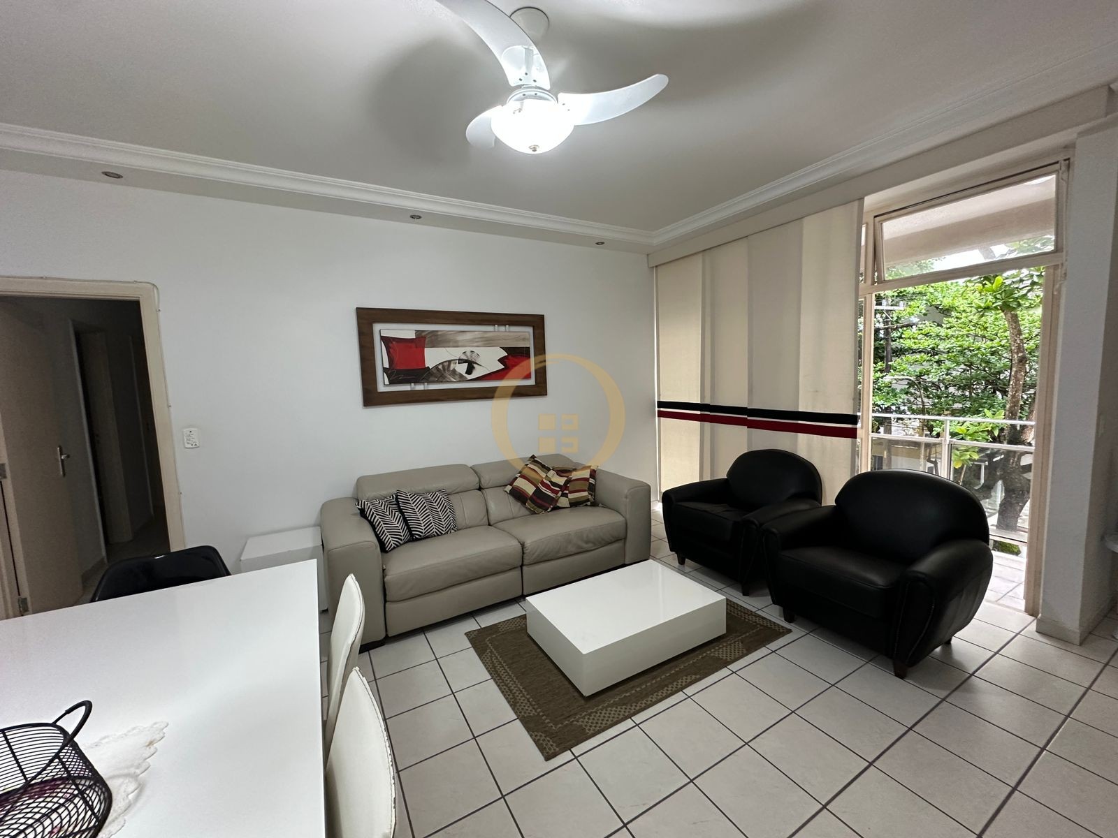 Apartamento na Praia das Pitangueiras, Guarujá - SP