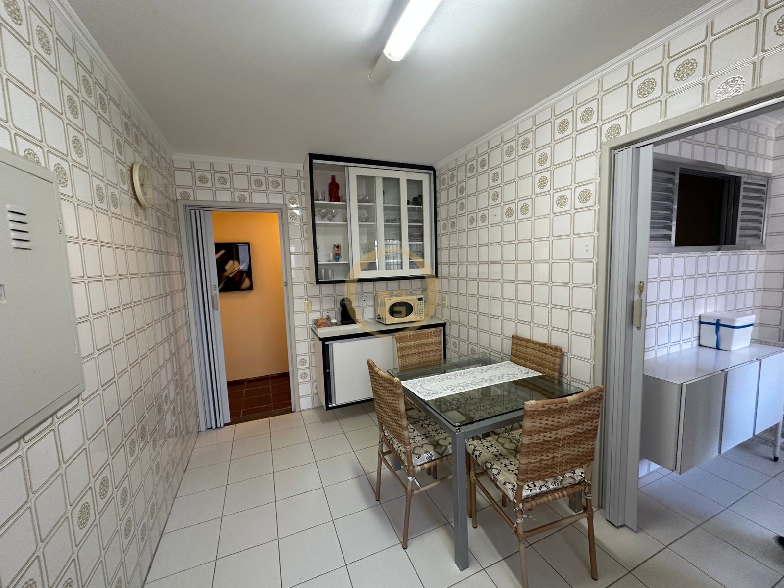 Apartamento na Praia das Pitangueiras, Guarujá - SP