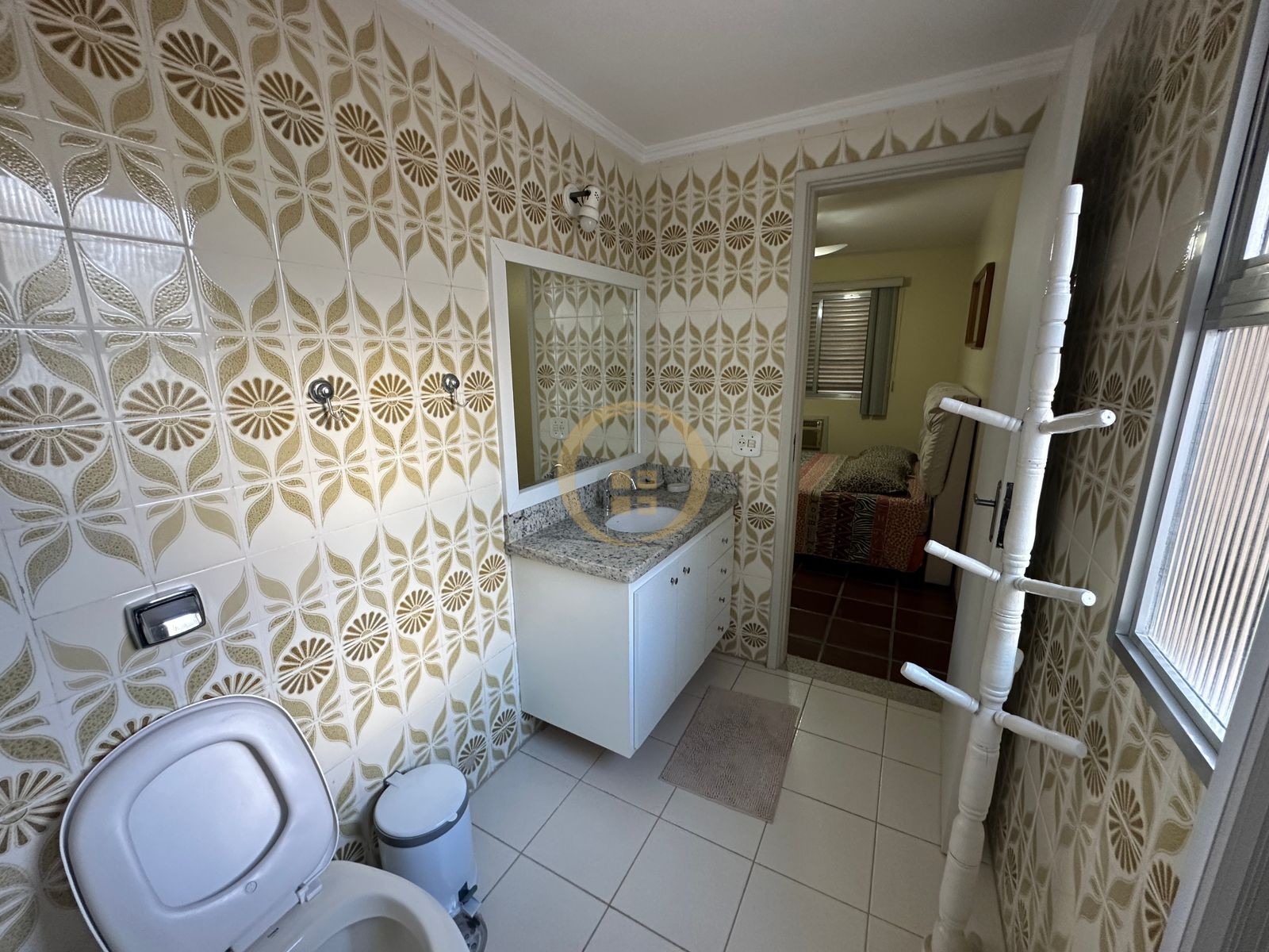Apartamento na Praia das Pitangueiras, Guarujá - SP