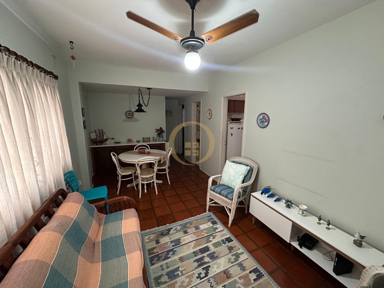 Apartamento na Praia das Pitangueiras, Guarujá - SP