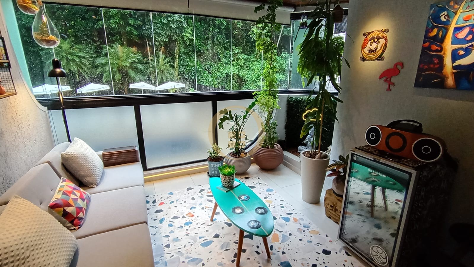 Apartamento na Praia das Pitangueiras, Guarujá - SP