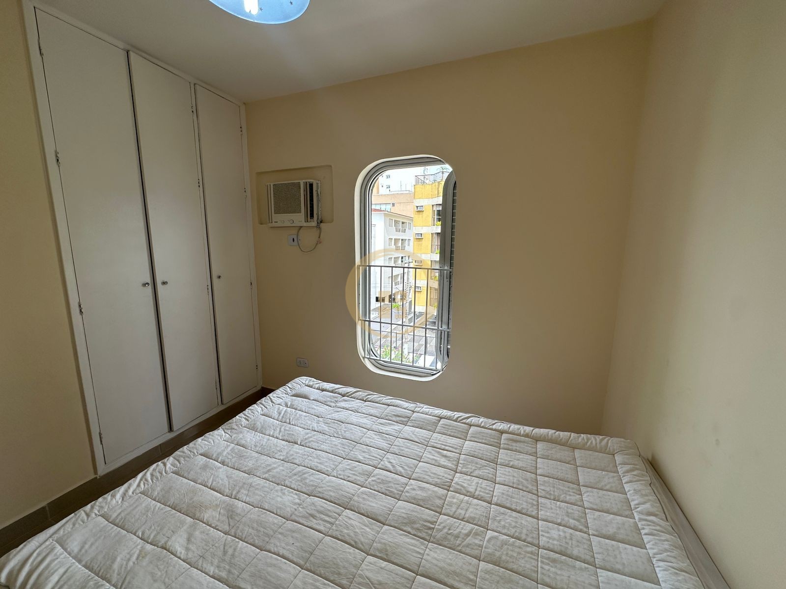 Apartamento na Praia da Enseada, Guarujá - SP