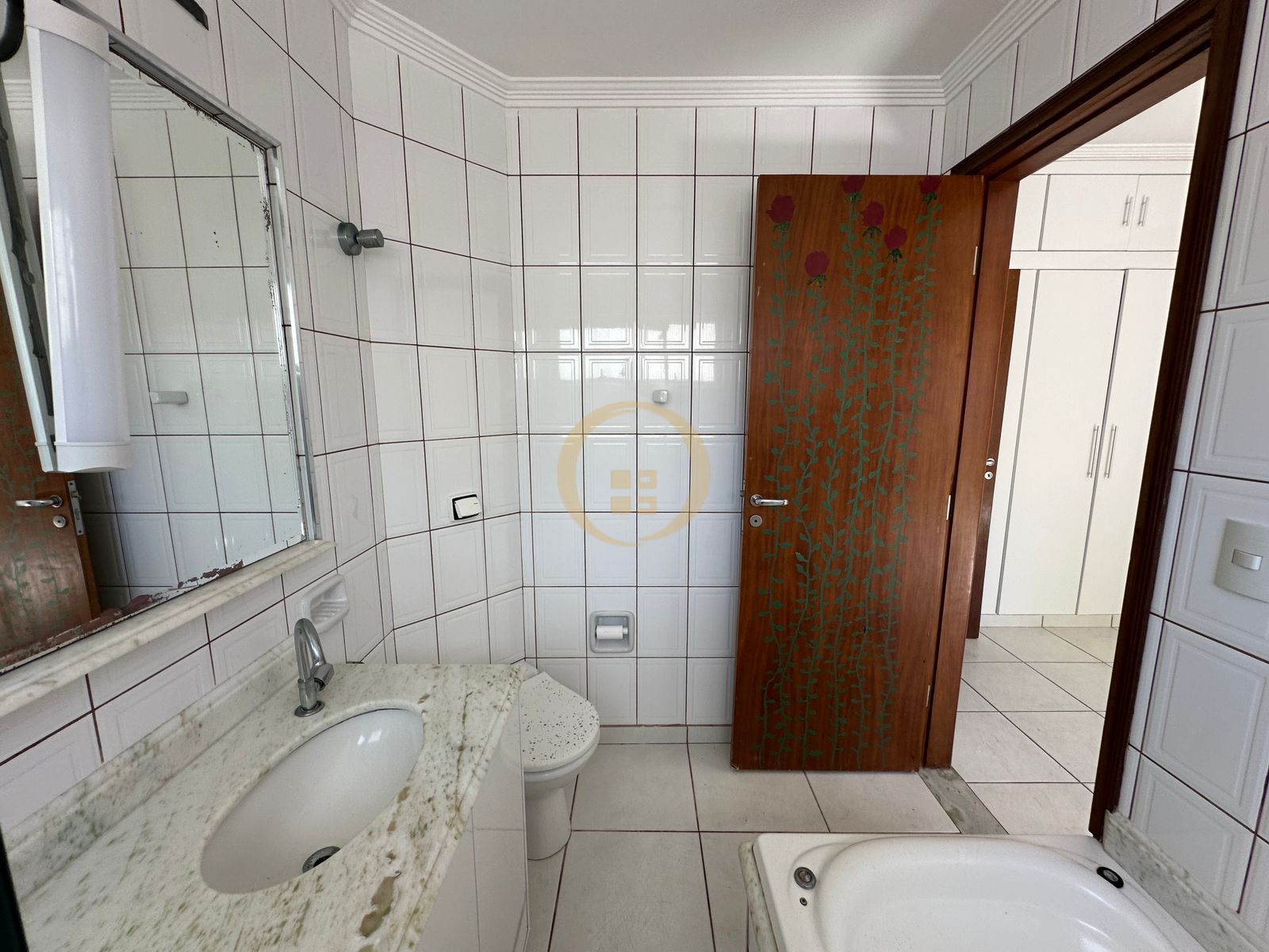 Apartamento na Praia da Pitanguerias - Guarujá
