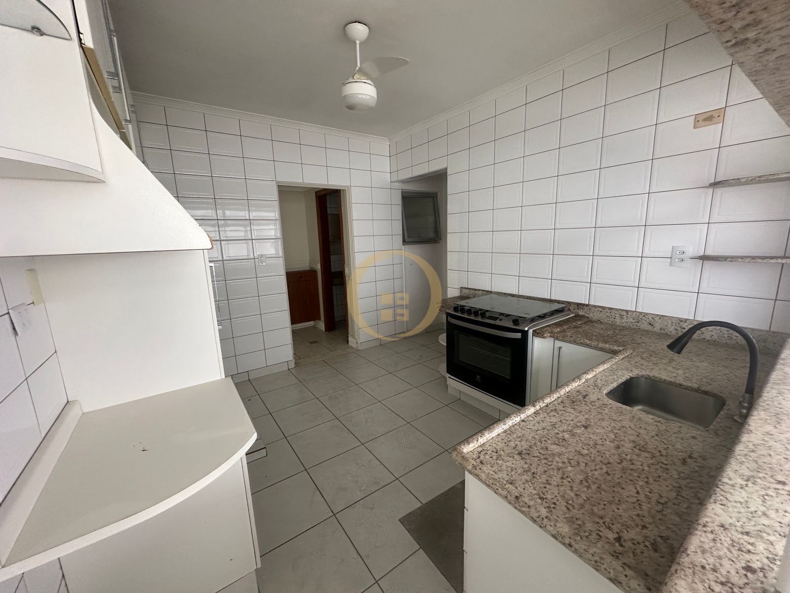 Apartamento na Praia da Pitanguerias - Guarujá