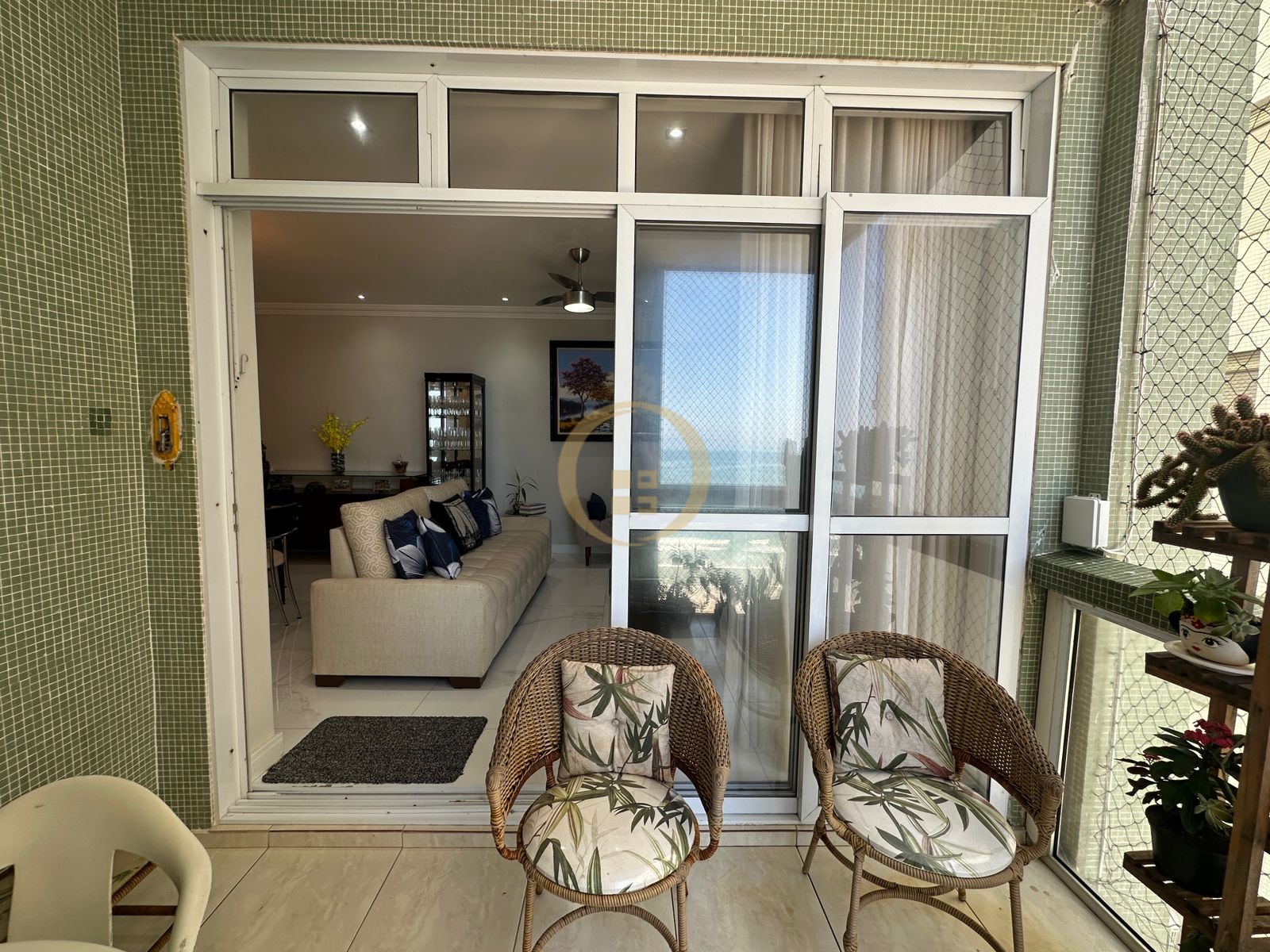 Apartamento Frente ao Mar nas Pitangueiras, Guarujá - SP