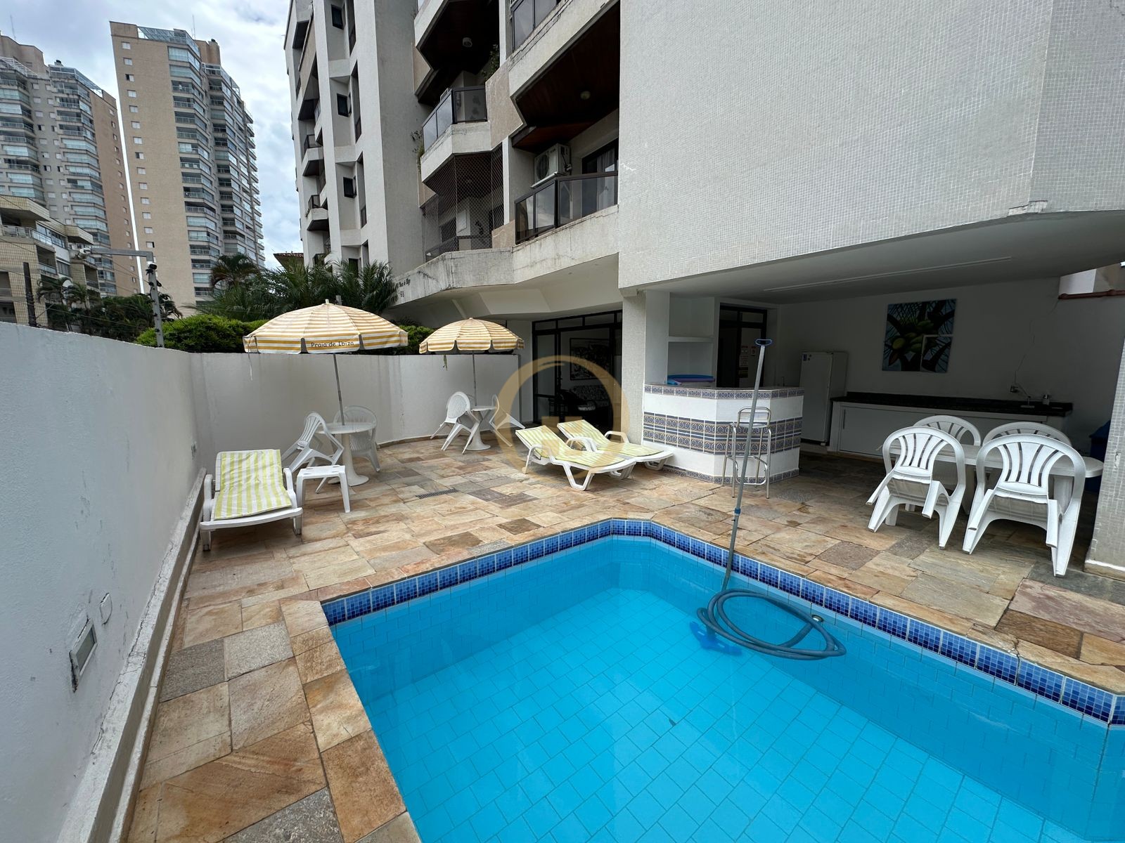 Apartamento na Praia da Enseada, Guarujá - SP
