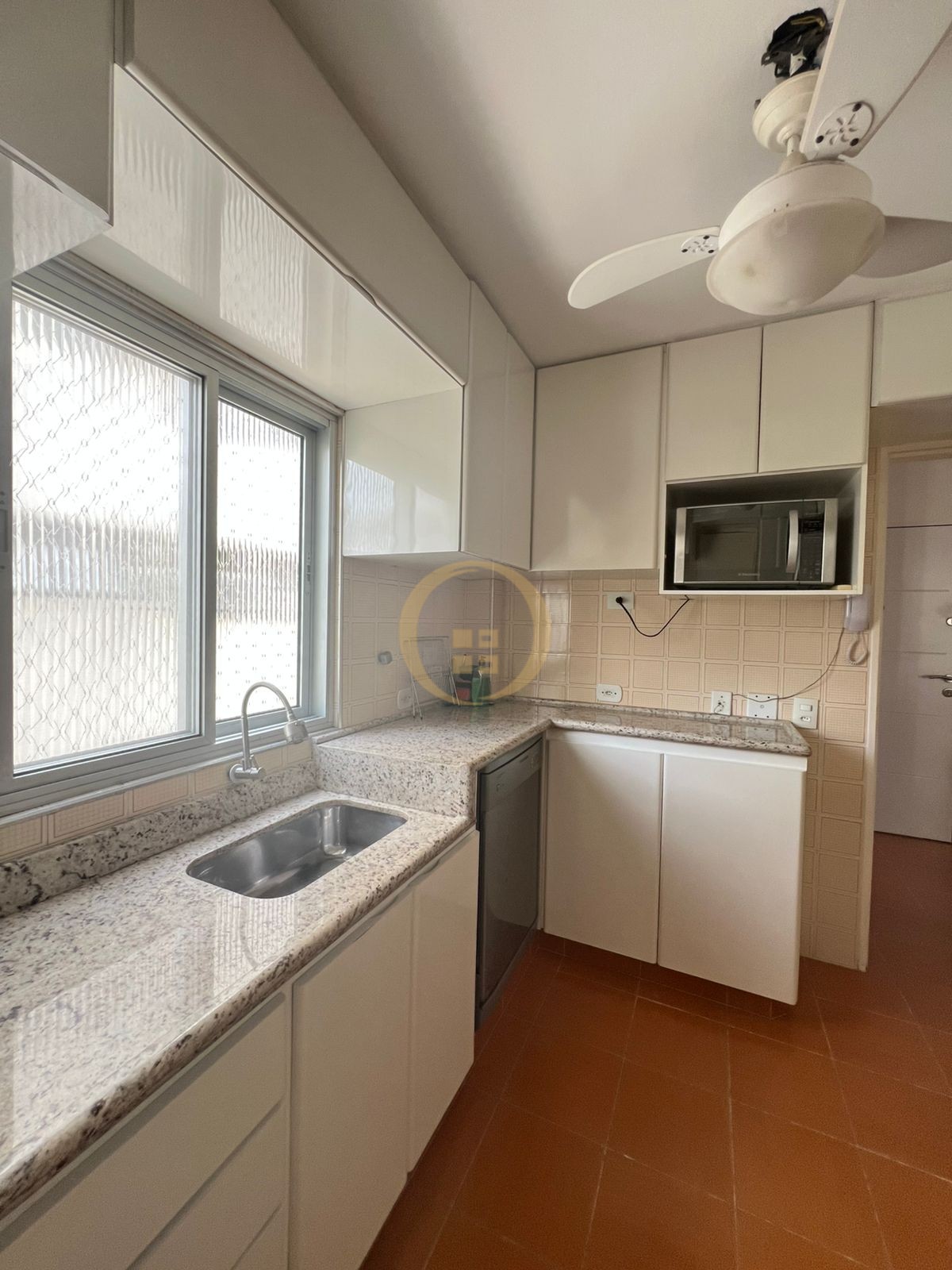 Apartamento na Praia da Enseada, Guarujá - SP