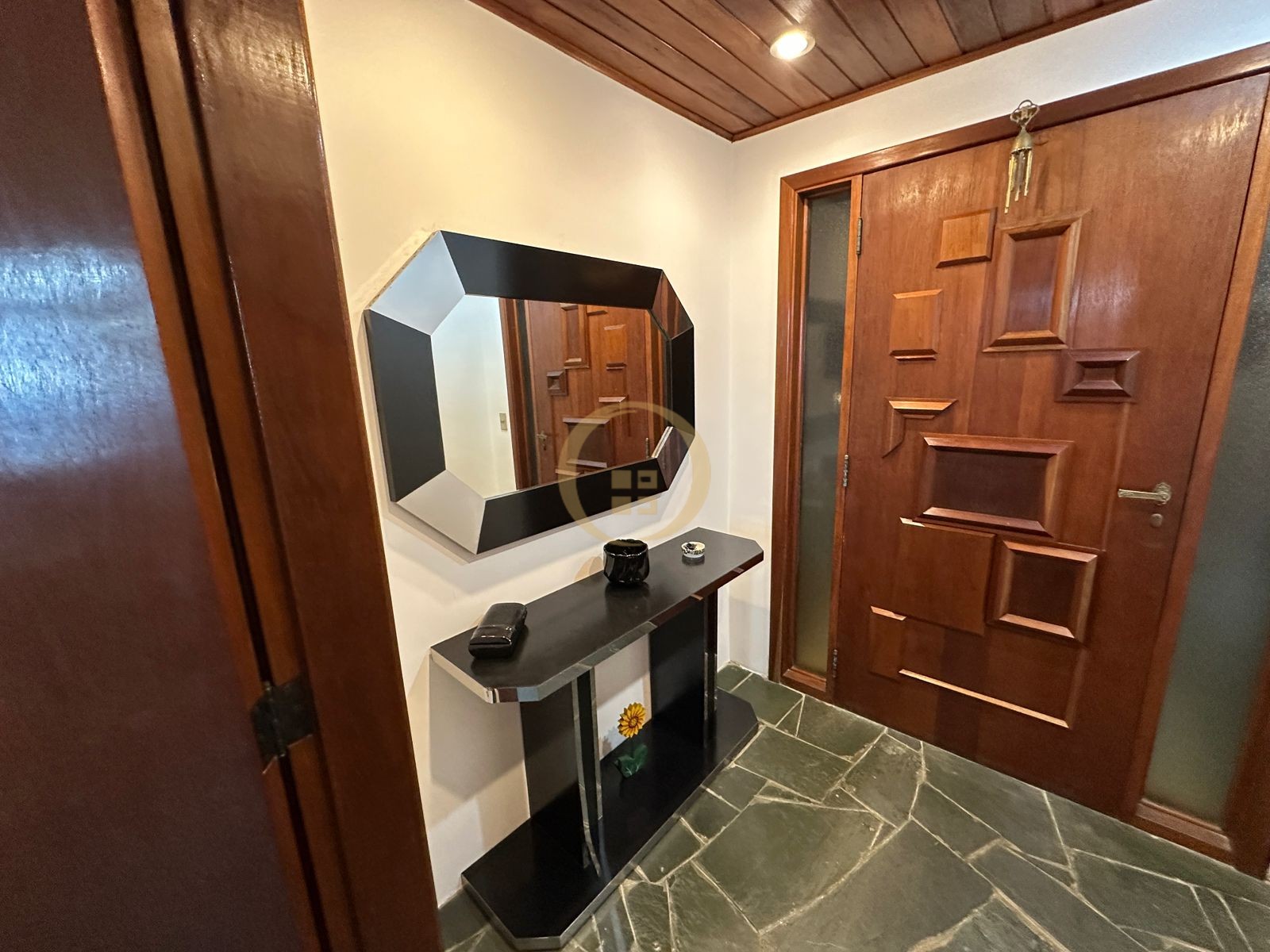 Apartamento Frente ao Mar nas Pitangueiras, Guarujá - SP