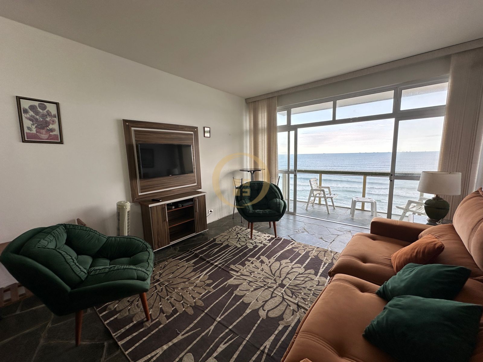 Apartamento Frente ao Mar nas Pitangueiras, Guarujá - SP
