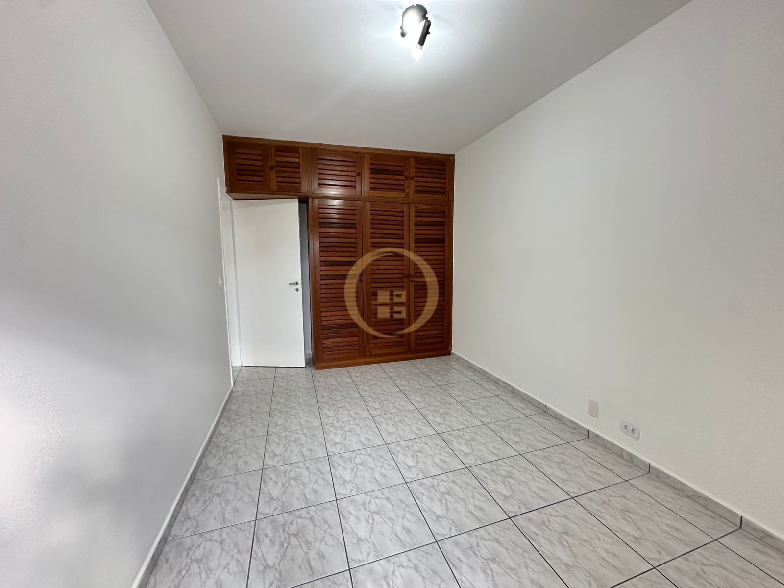 Apartamento na Praia da Pitangueiras, Guarujá-SP