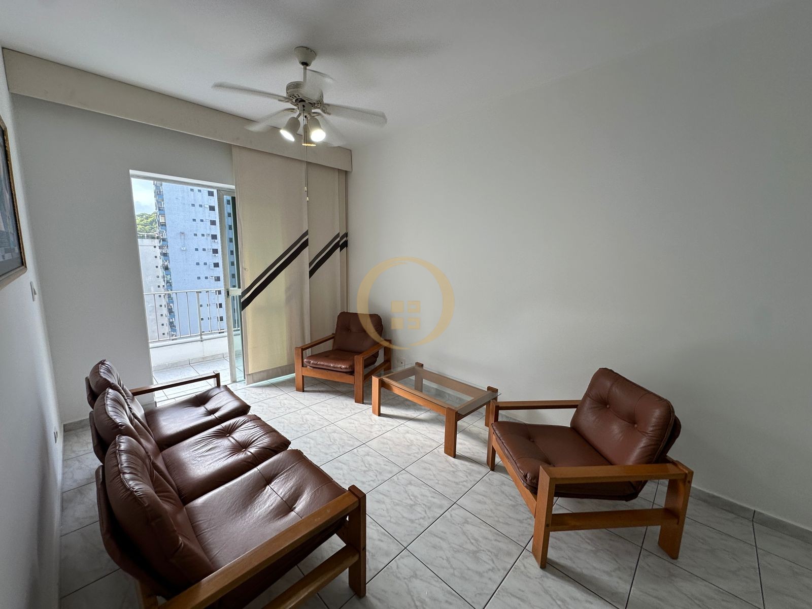 Apartamento na Praia da Pitangueiras, Guarujá-SP