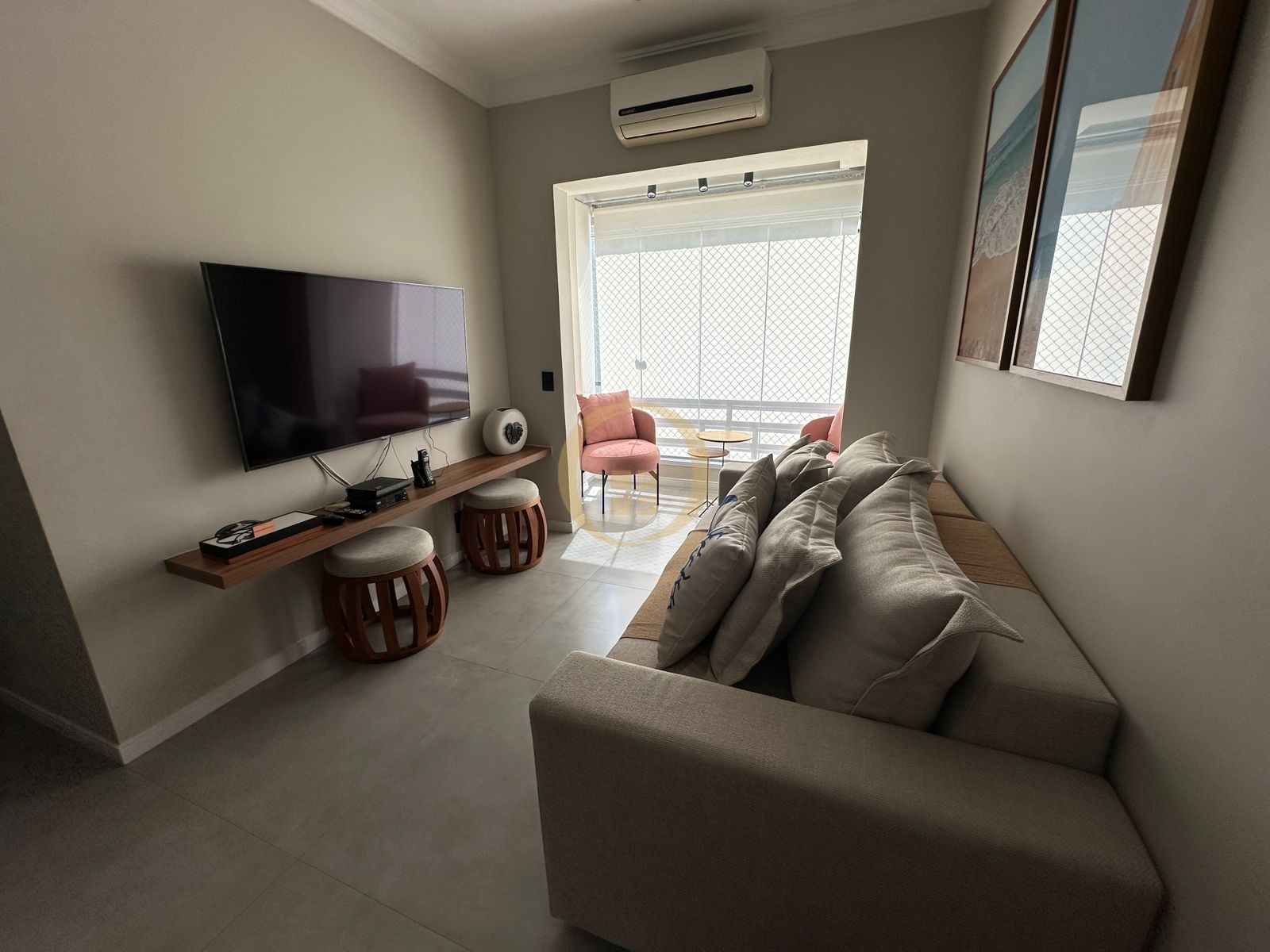 Apartamento na Praia da Enseada, Guarujá - SP