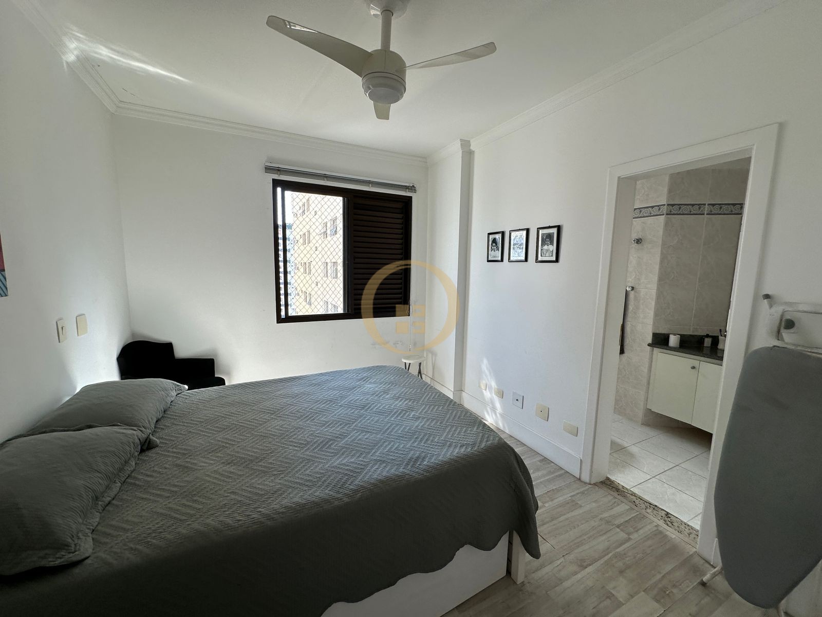 Apartamento na Praia da Pitangueiras, Guarujá - SP