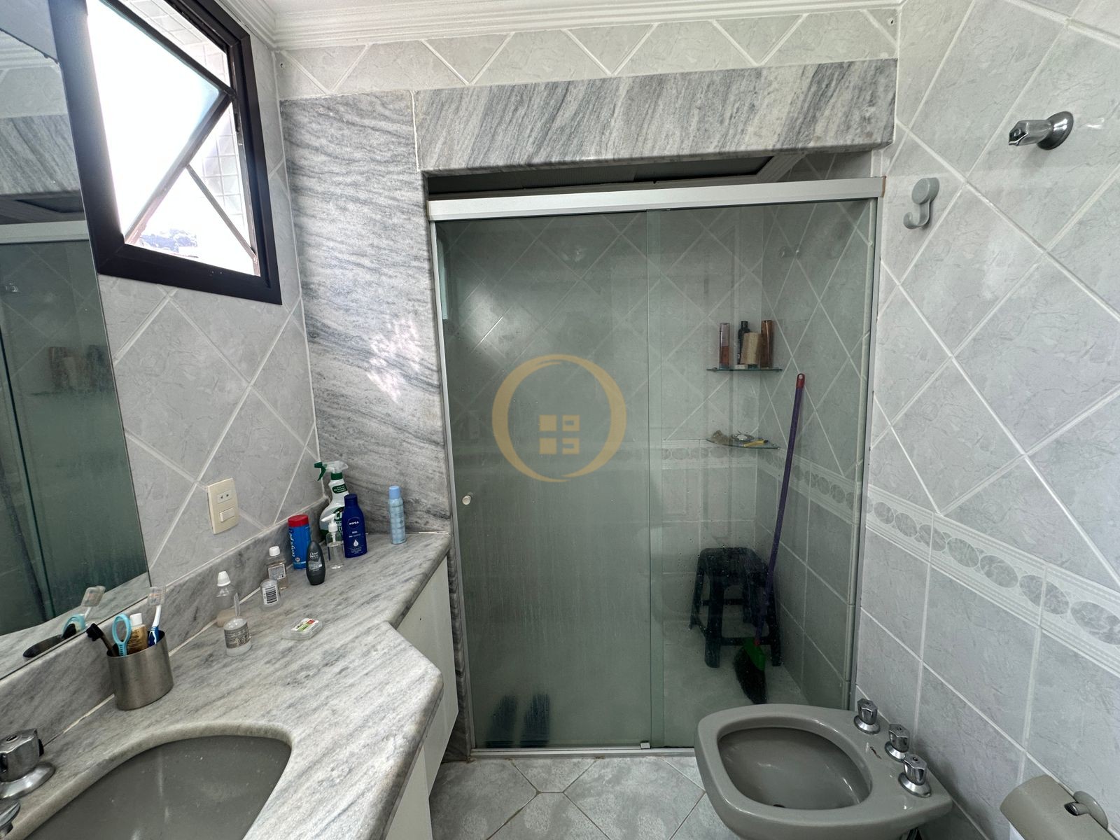 Apartamento na Praia da Pitangueiras, Guarujá - SP