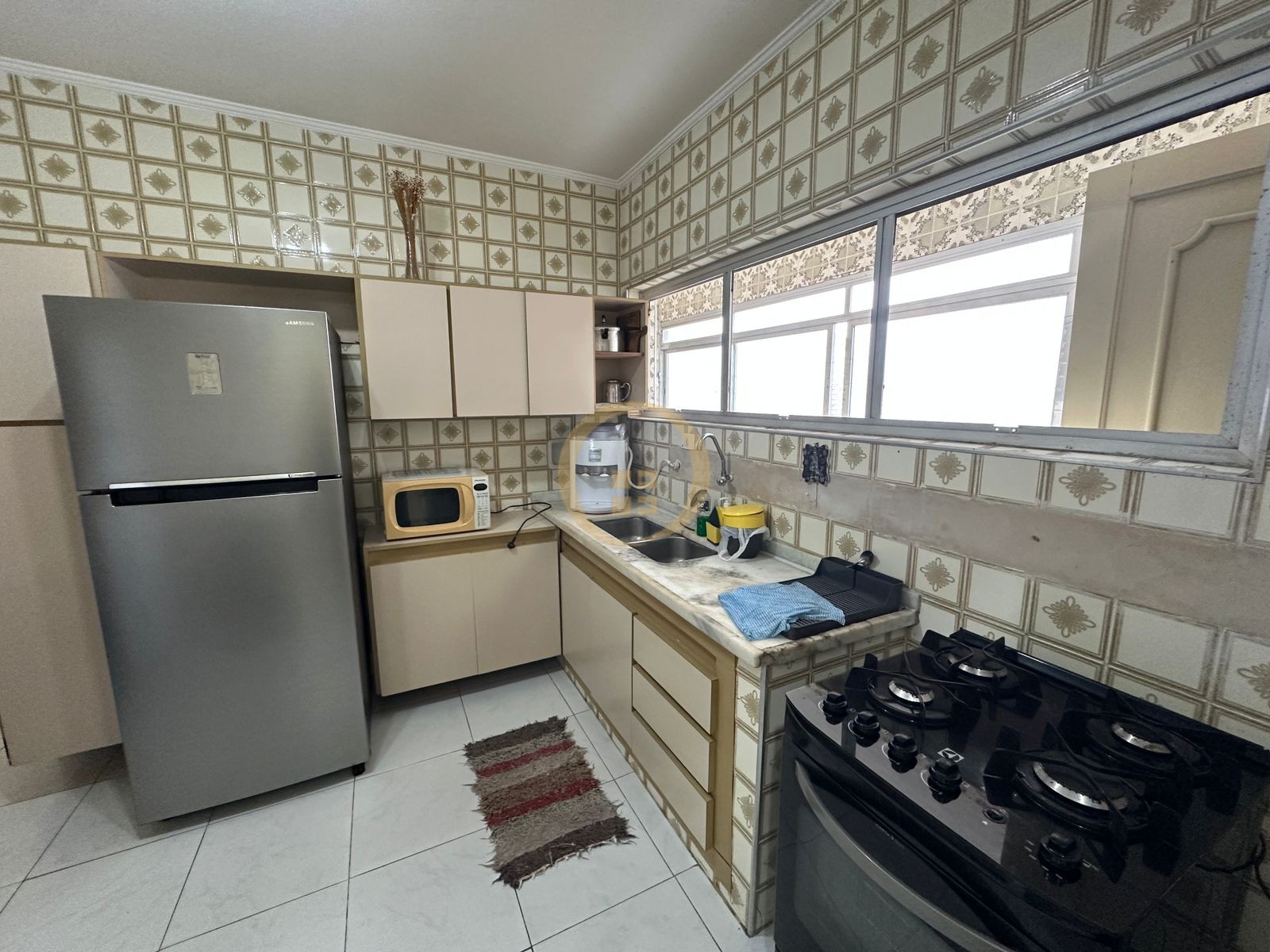 Apartamento na Praia das Pitangueiras, Guarujá - SP
