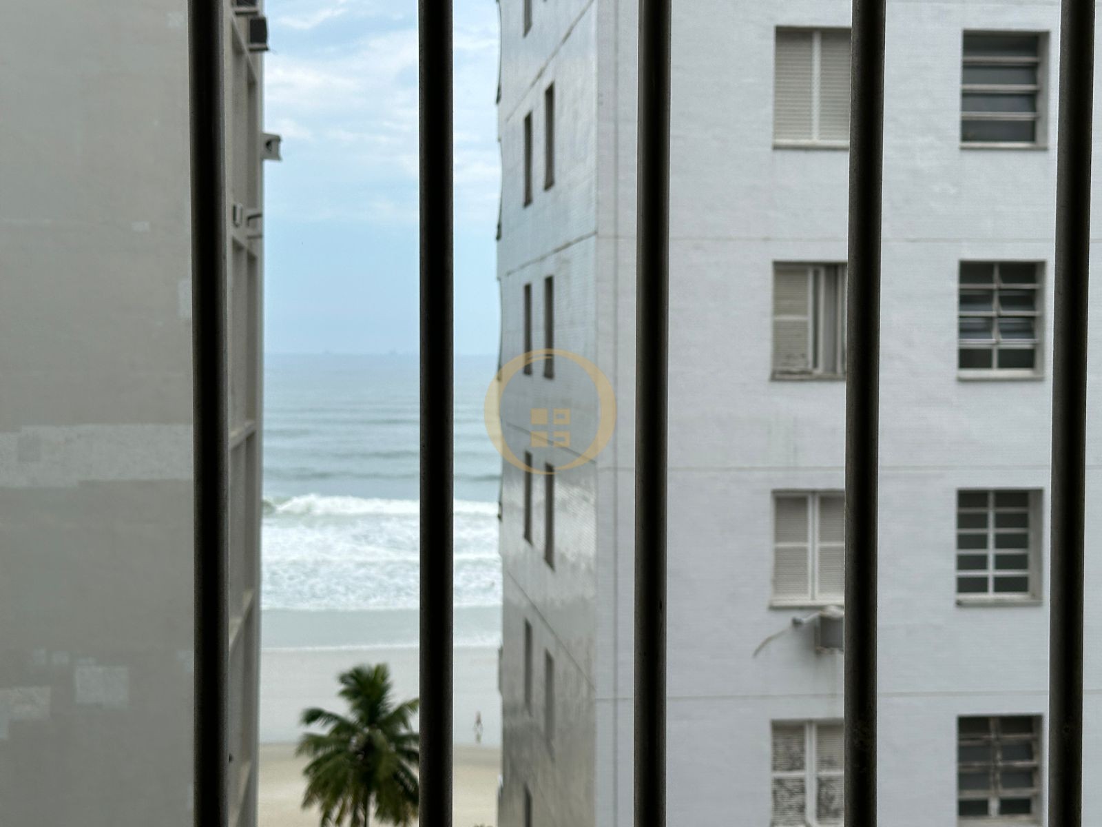 Apartamento na Praia das Pitangueiras, Guarujá - SP