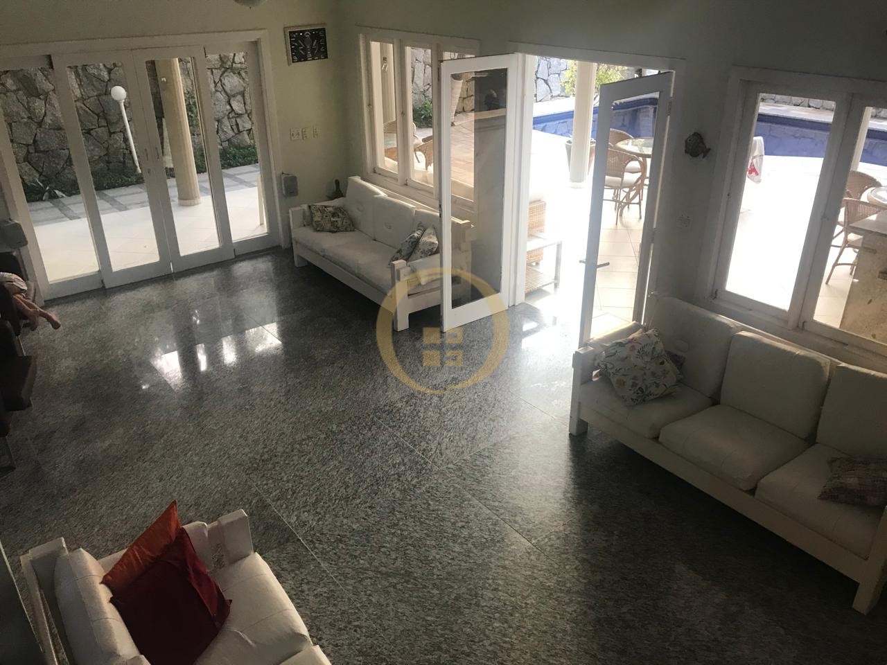Casa Duplex à Venda no Guaiuba - Guarujá
