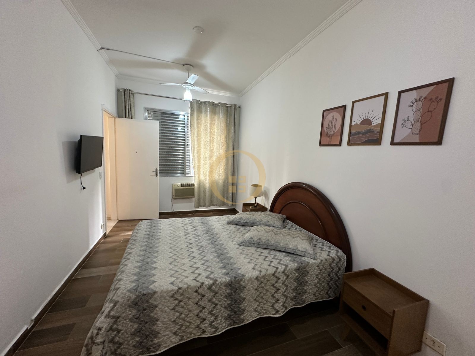 Apartamento na Praia das Pitangueiras, Guarujá - SP