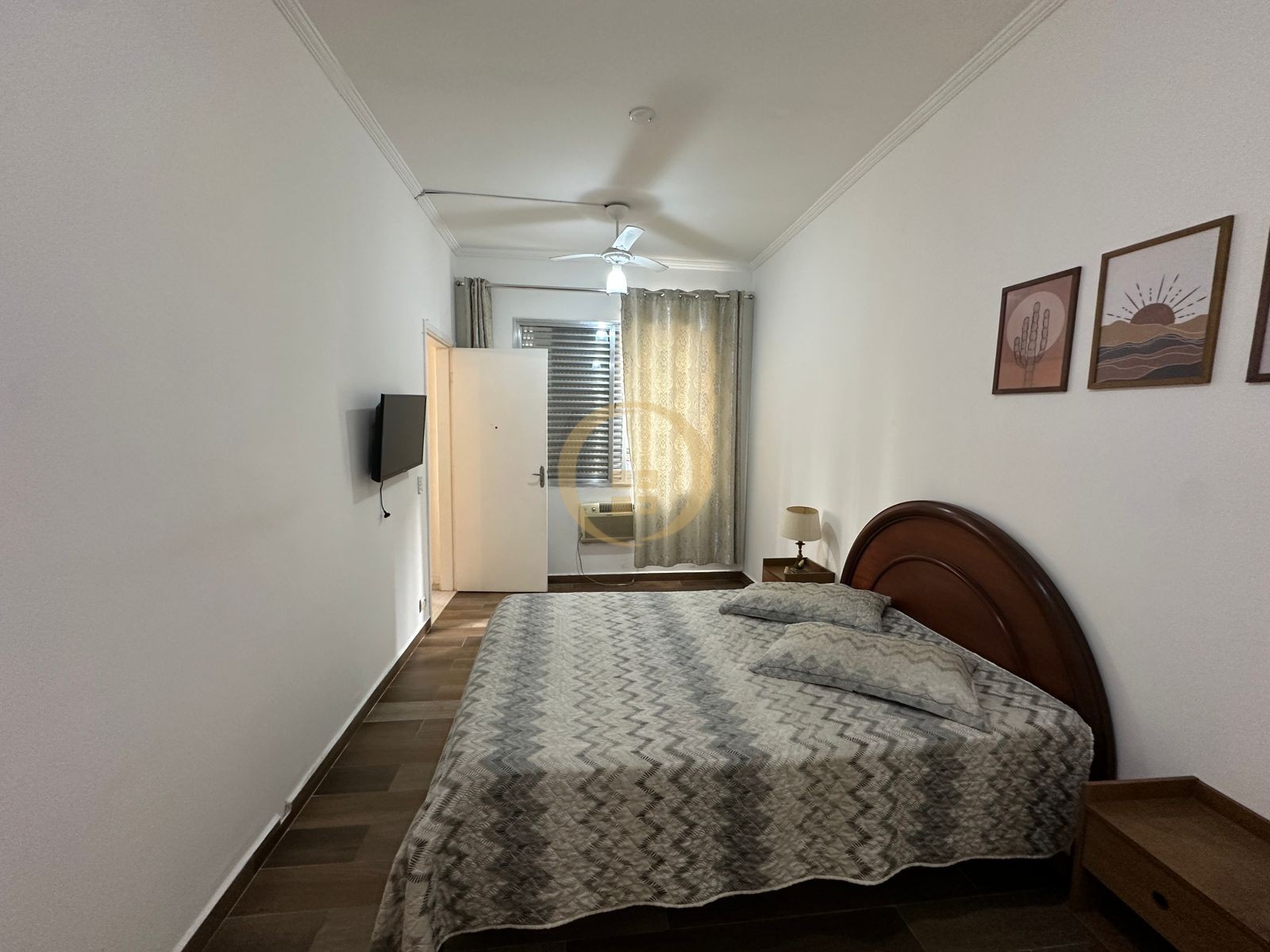 Apartamento na Praia das Pitangueiras, Guarujá - SP