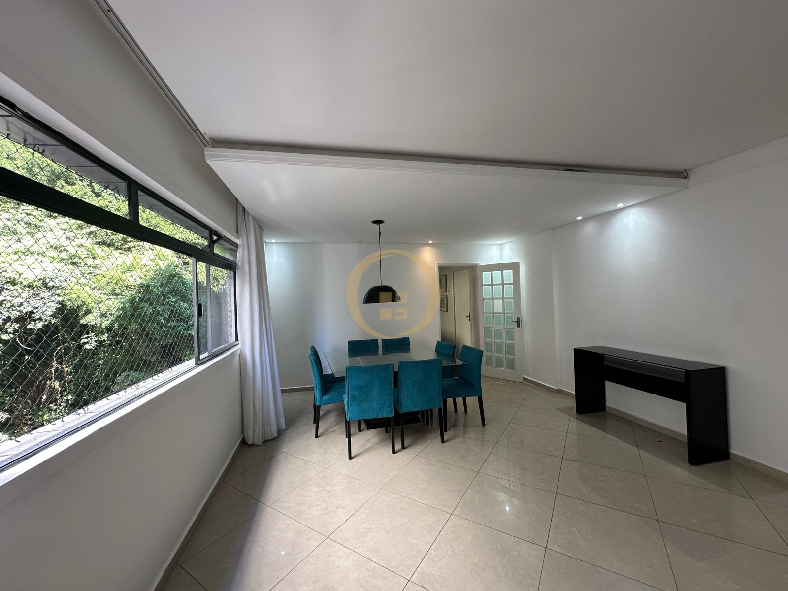 Apartamento na Praia das Pitangueiras, Guarujá - SP