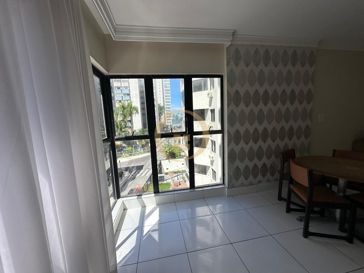 Apartamento na Praia das Pitangueiras, Guarujá - SP