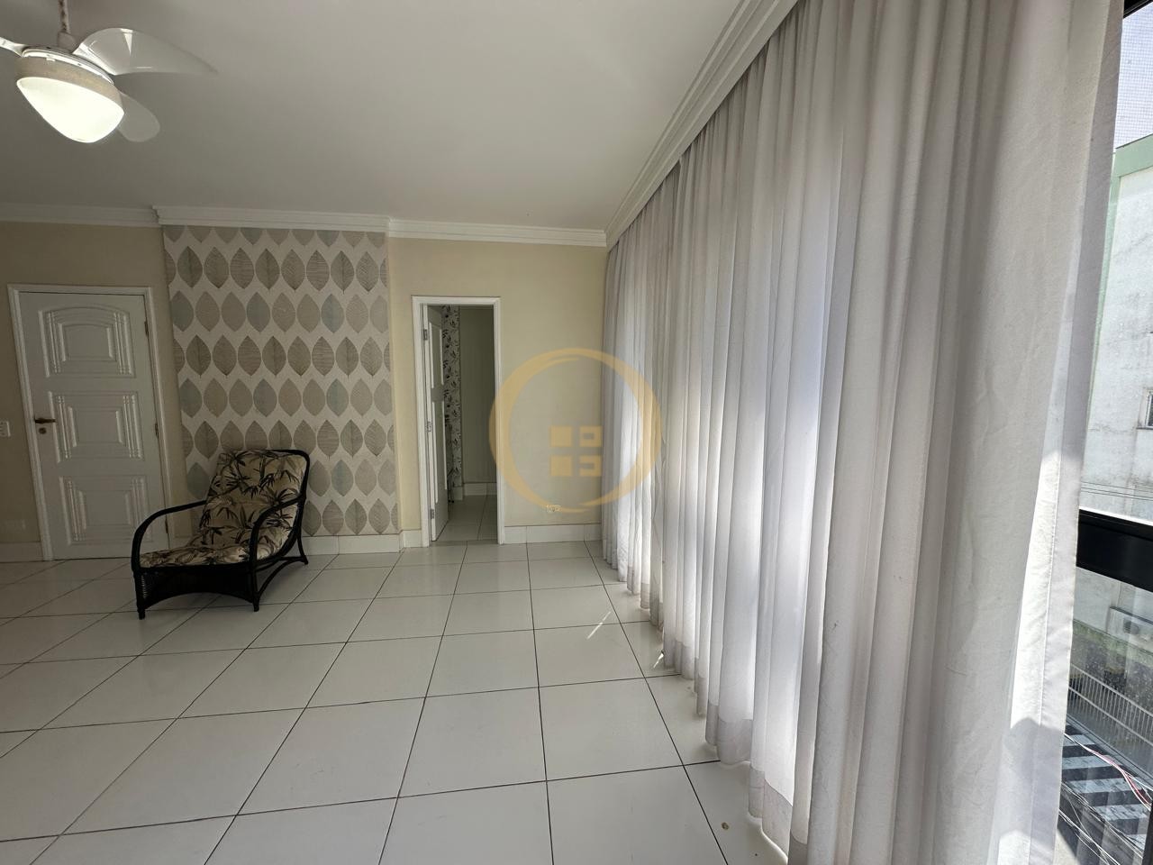 Apartamento na Praia das Pitangueiras, Guarujá - SP