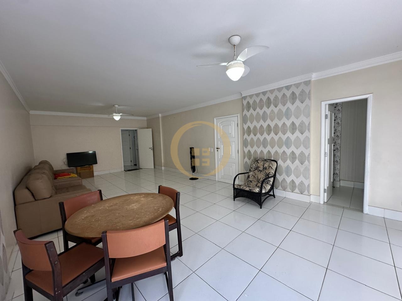 Apartamento na Praia das Pitangueiras, Guarujá - SP