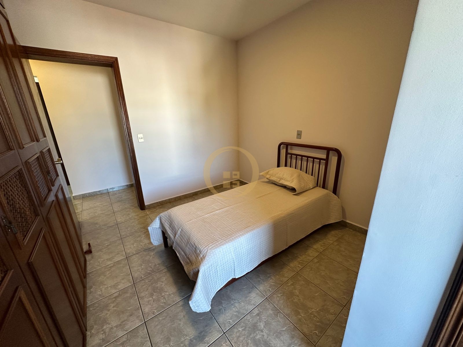 Apartamento na Praia da Enseada, Guarujá - SP