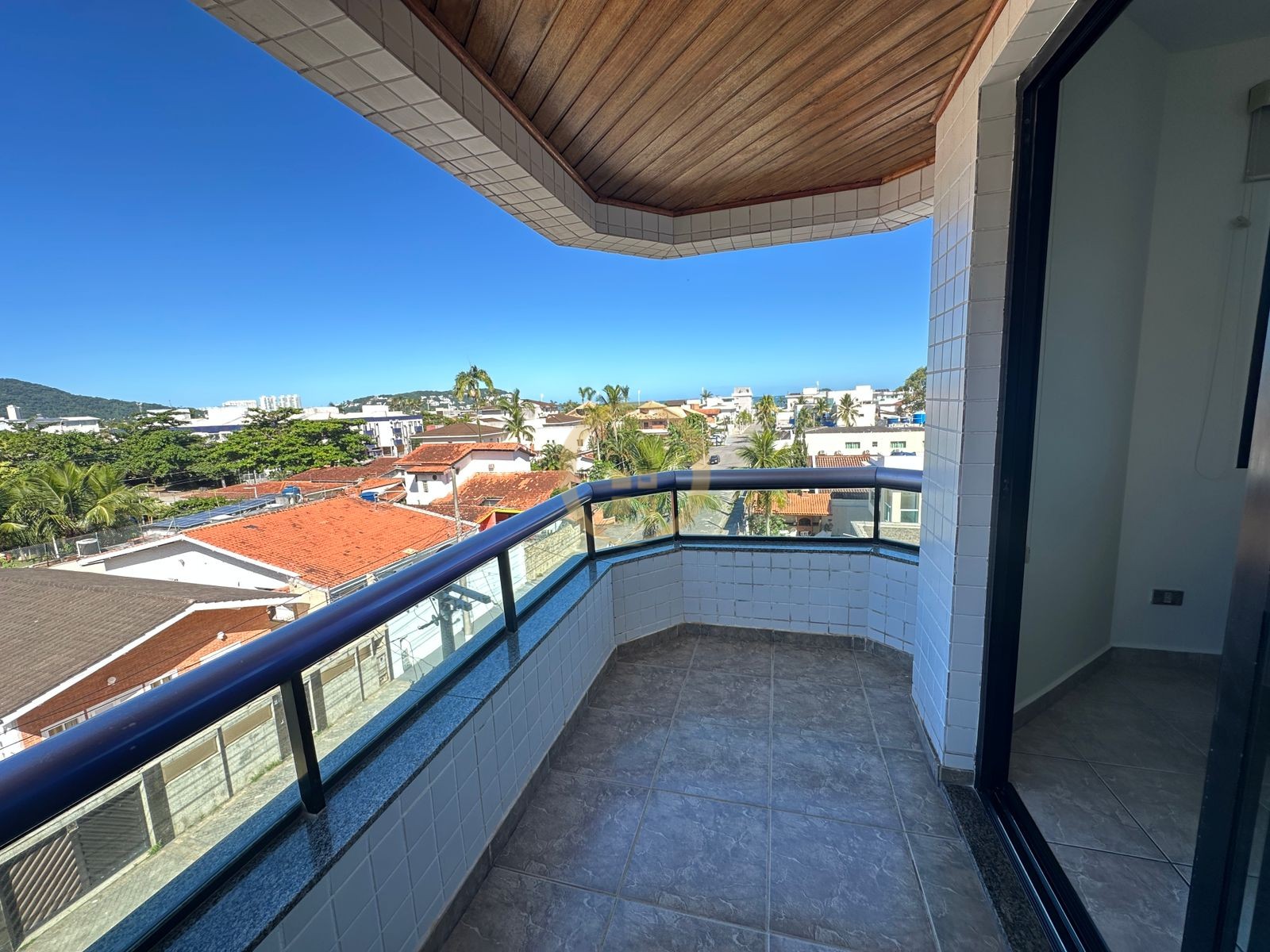Apartamento na Praia da Enseada, Guarujá - SP