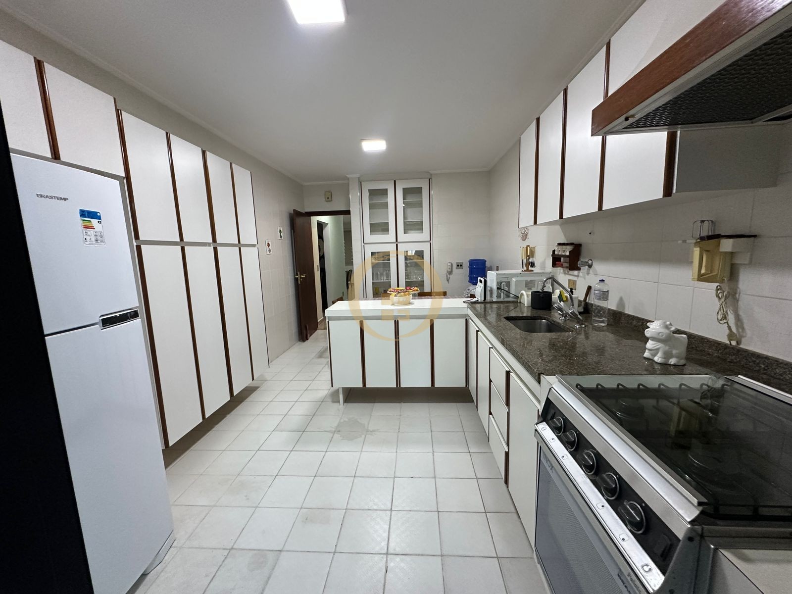 Apartamento na Praia da Enseada, Guarujá - SP